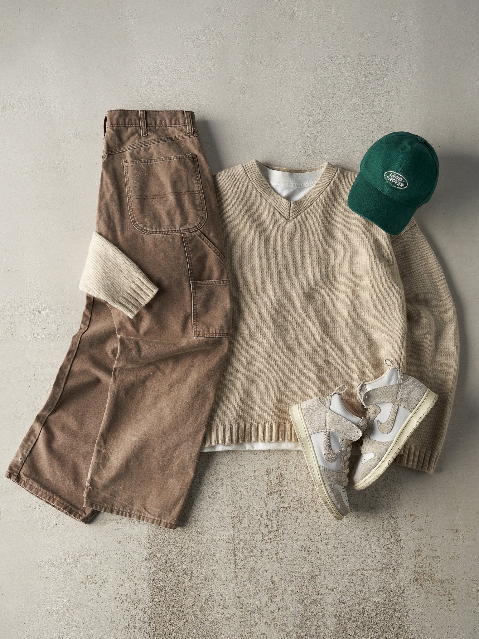 Vintage 90s Beige Wool V-Neck Knit (M)