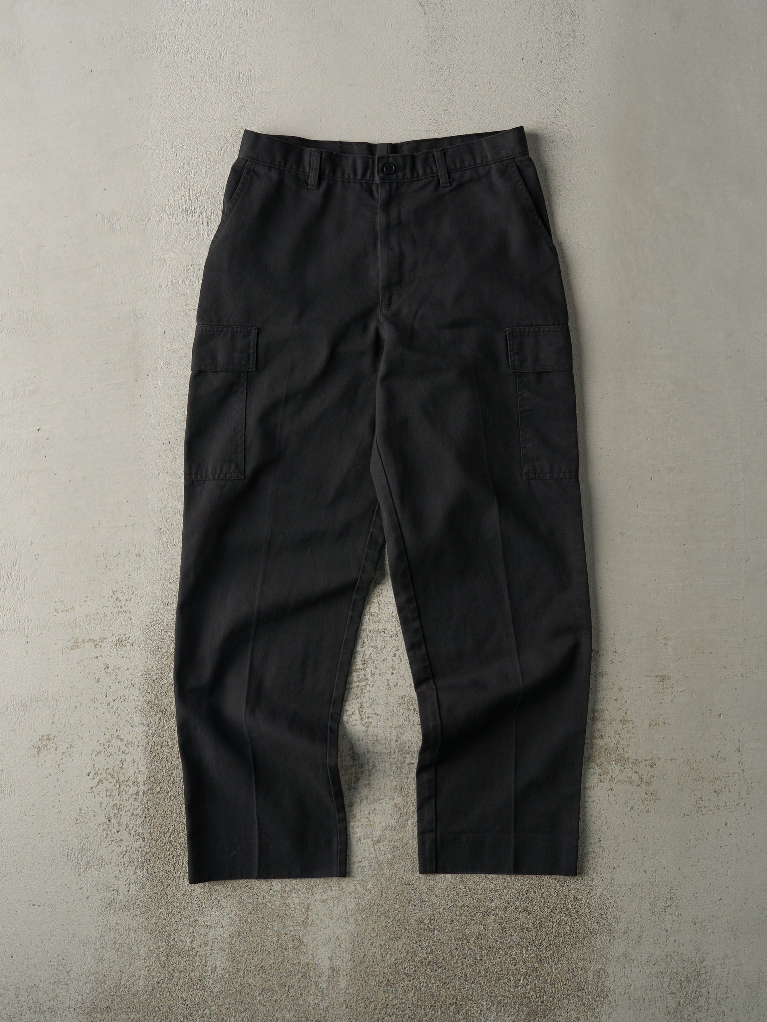 Vintage Y2K Black Cargo Work Pants (31.5x30)