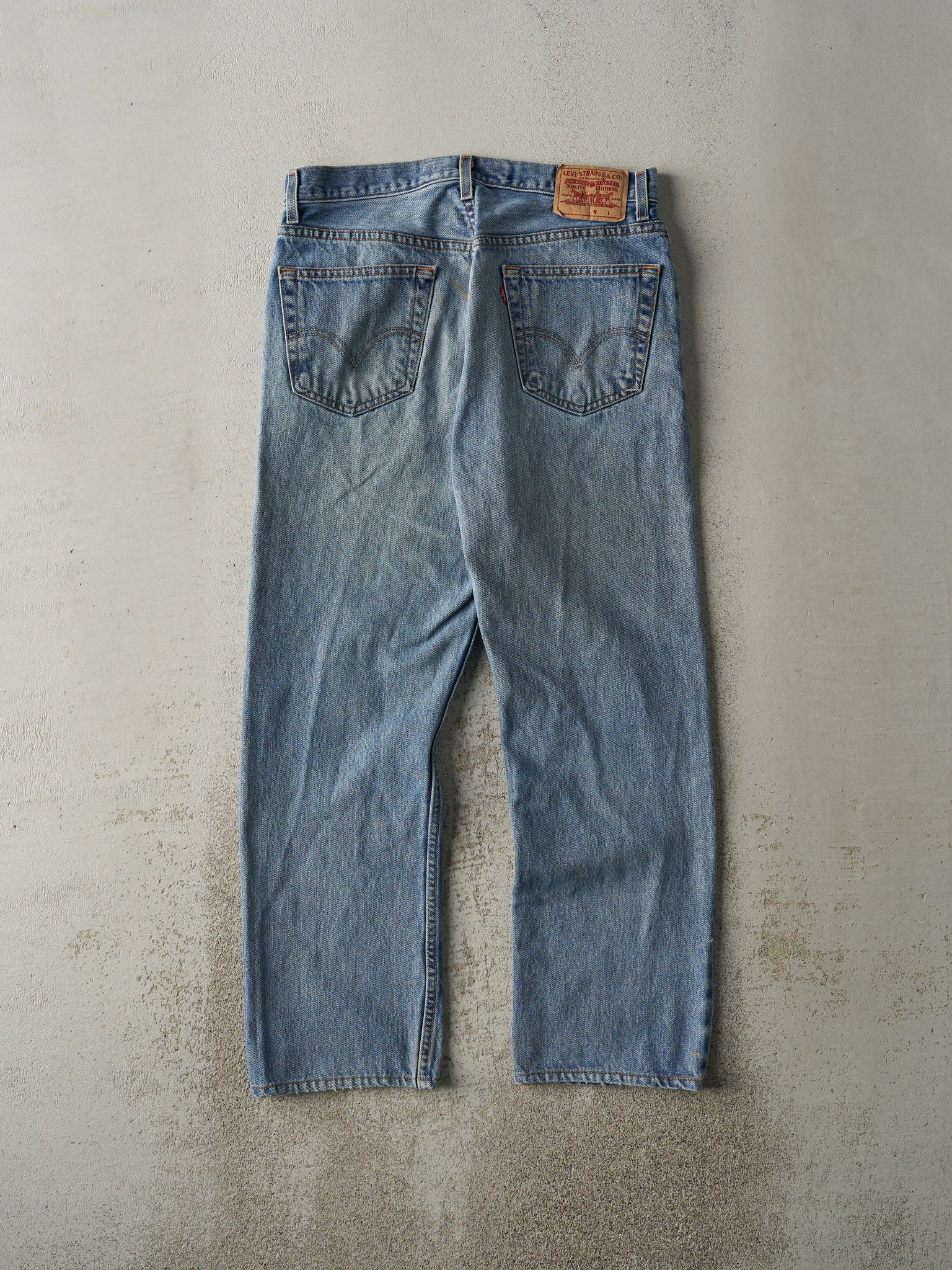 Vintage Y2K Light Wash Levi's 505 Jeans (33x29)