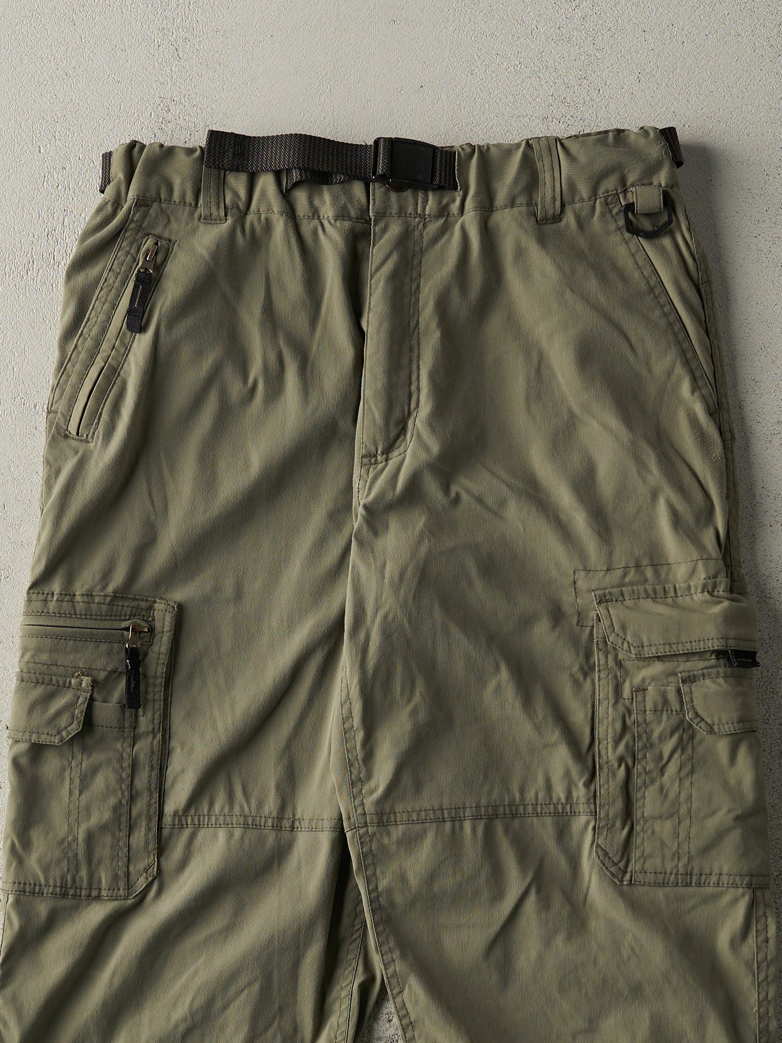 Vintage Y2K Green BC Clothing Cargo Hiking Pants (31x27)