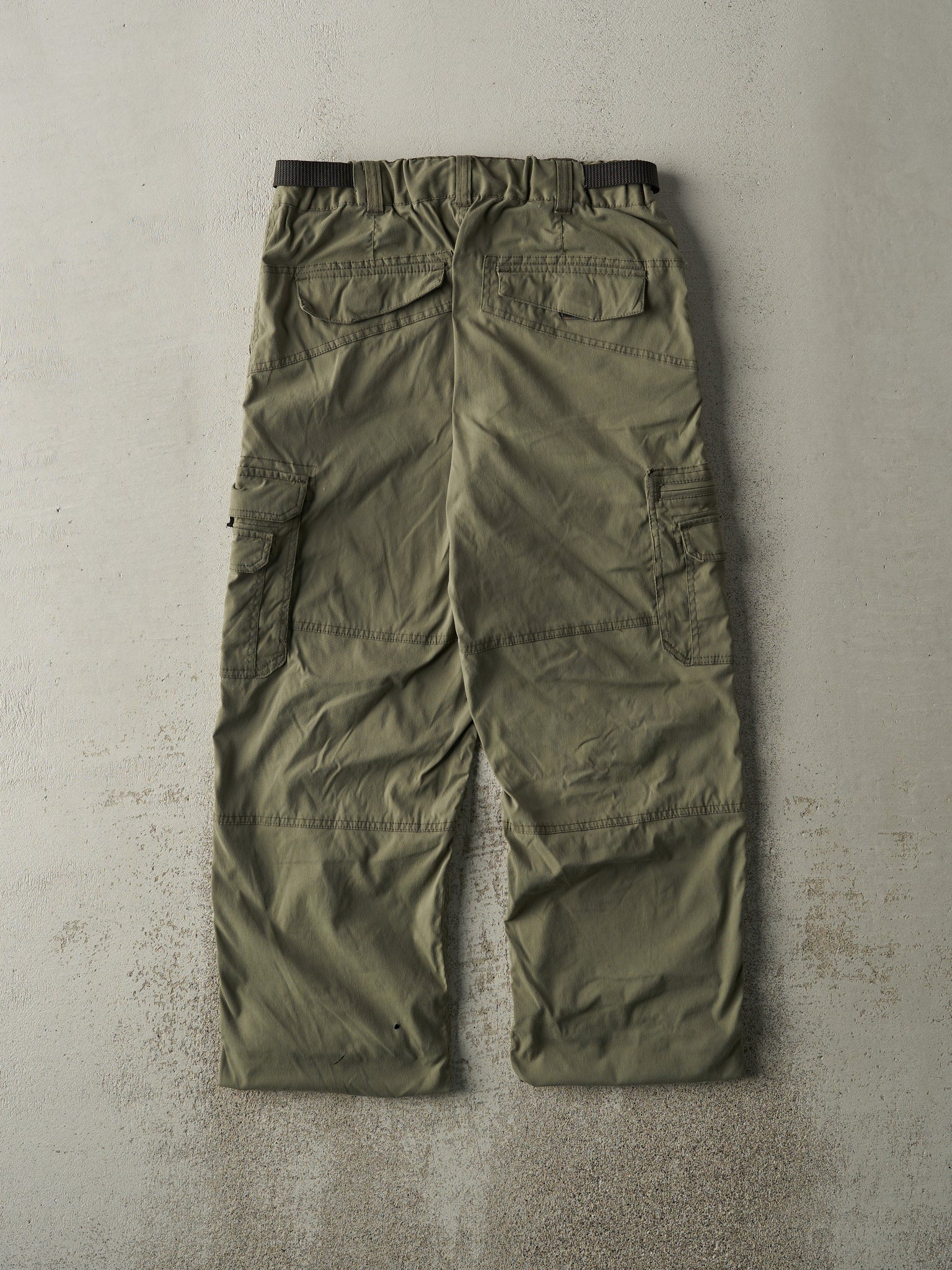 Vintage Y2K Green BC Clothing Cargo Hiking Pants (31x27)