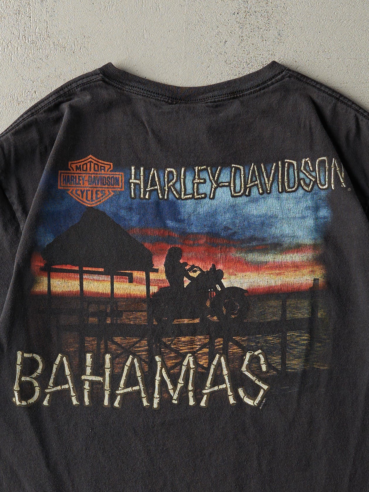 Vintage 11' Faded Black Bahamas Harley Davidson Tee (M)