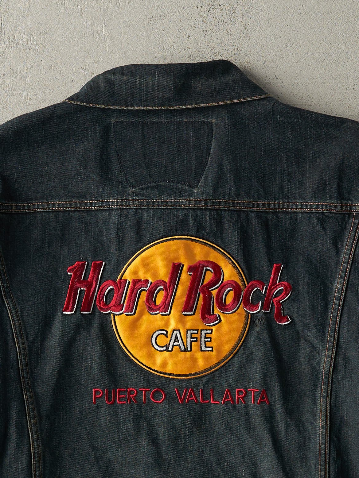 Vintage 90s Dark Wash Hard Rock Cafe Puerto Vallarta Embroidered Denim Jacket (L)