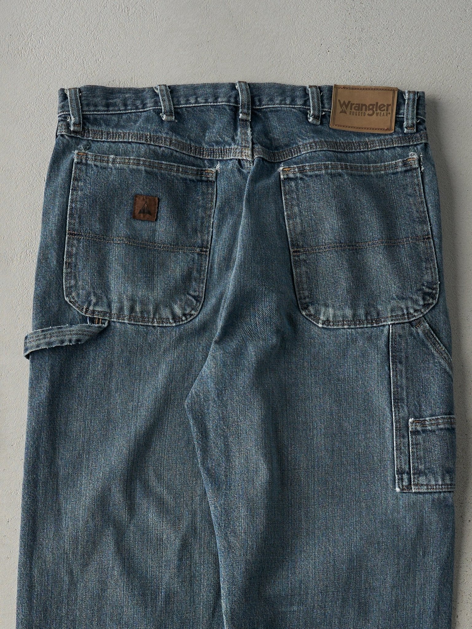 Vintage Y2K Mid Wash Wrangler Rugged Wear Carpenter Jeans (34x33)