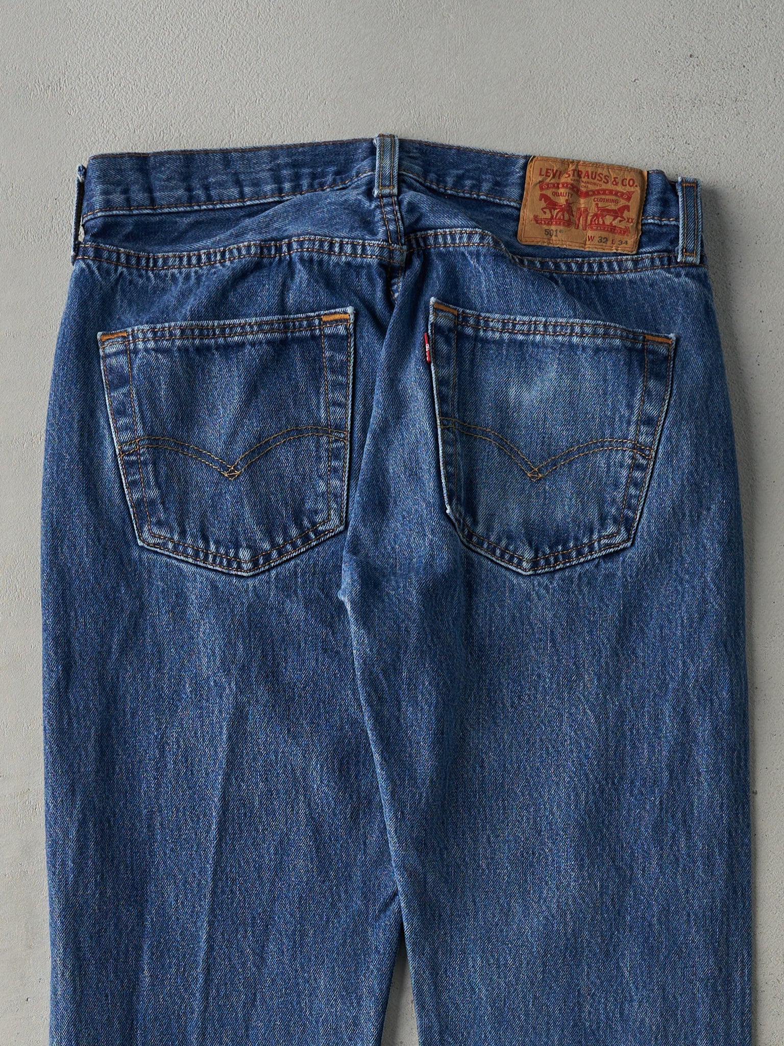 Vintage Y2K Mid Wash Levi's 501 Jeans (31x32.5)