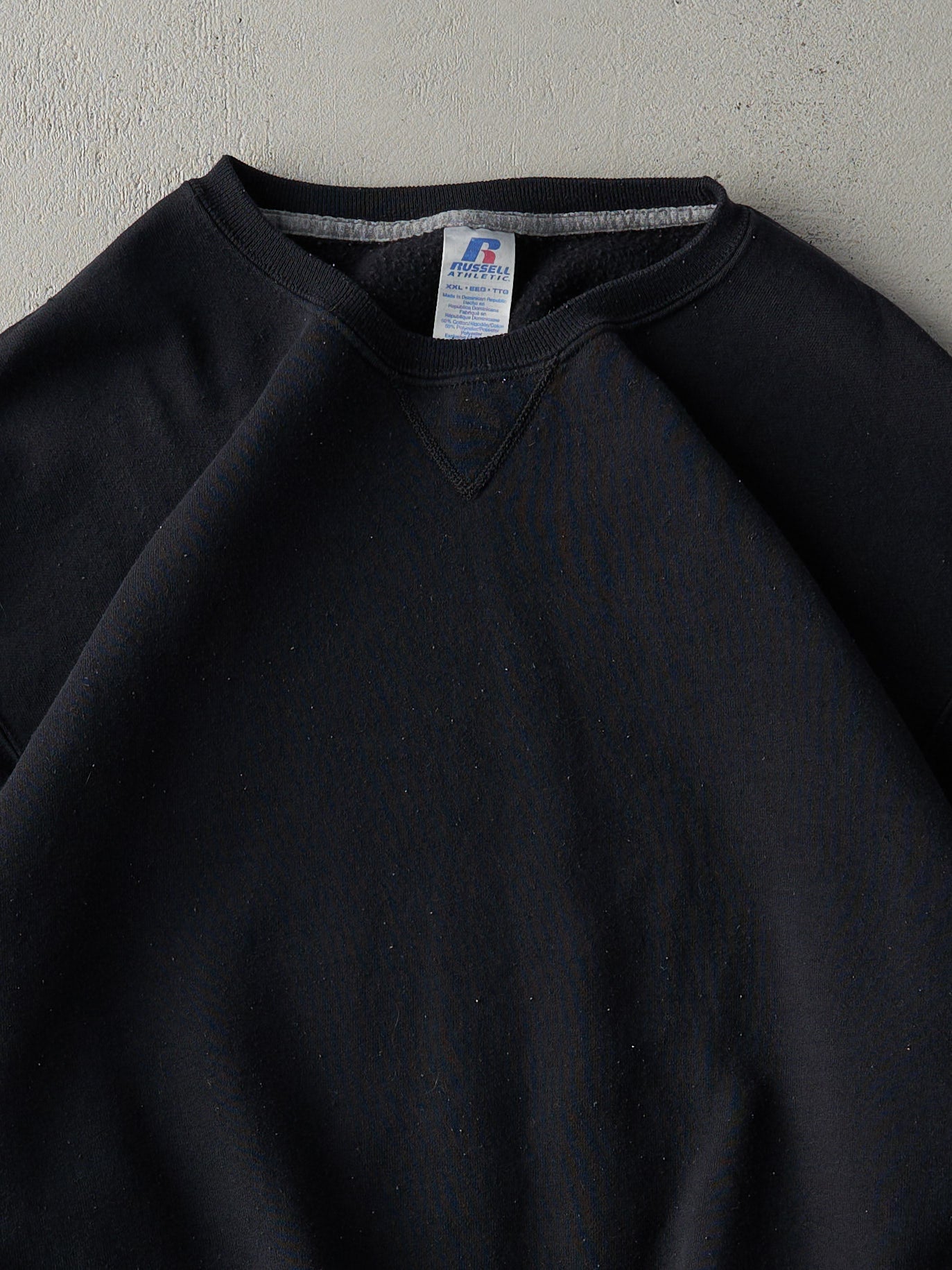 Vintage Y2k Black Blank Russell Athletics Crewneck (L)