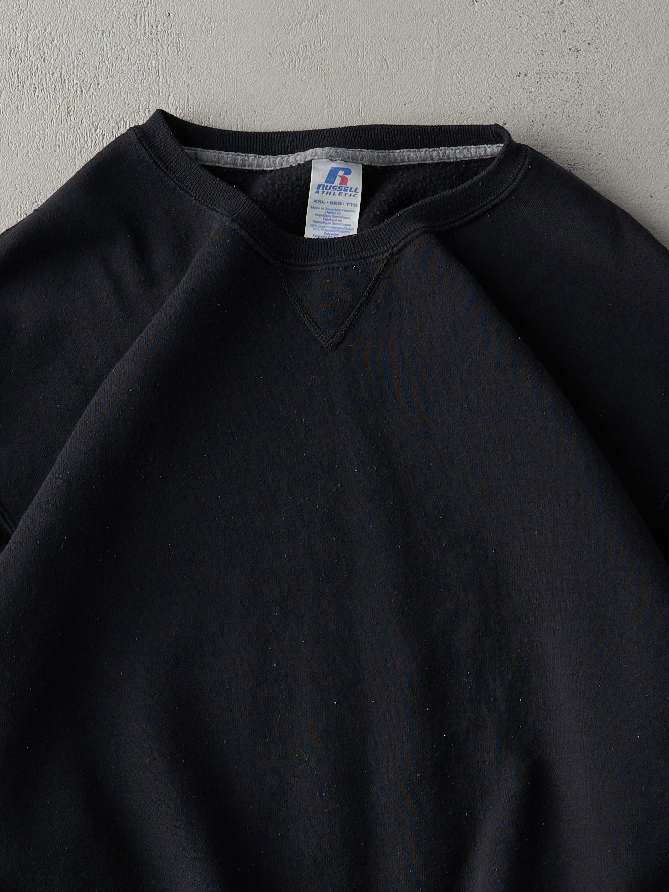 Vintage Y2k Black Blank Russell Athletics Crewneck (L)