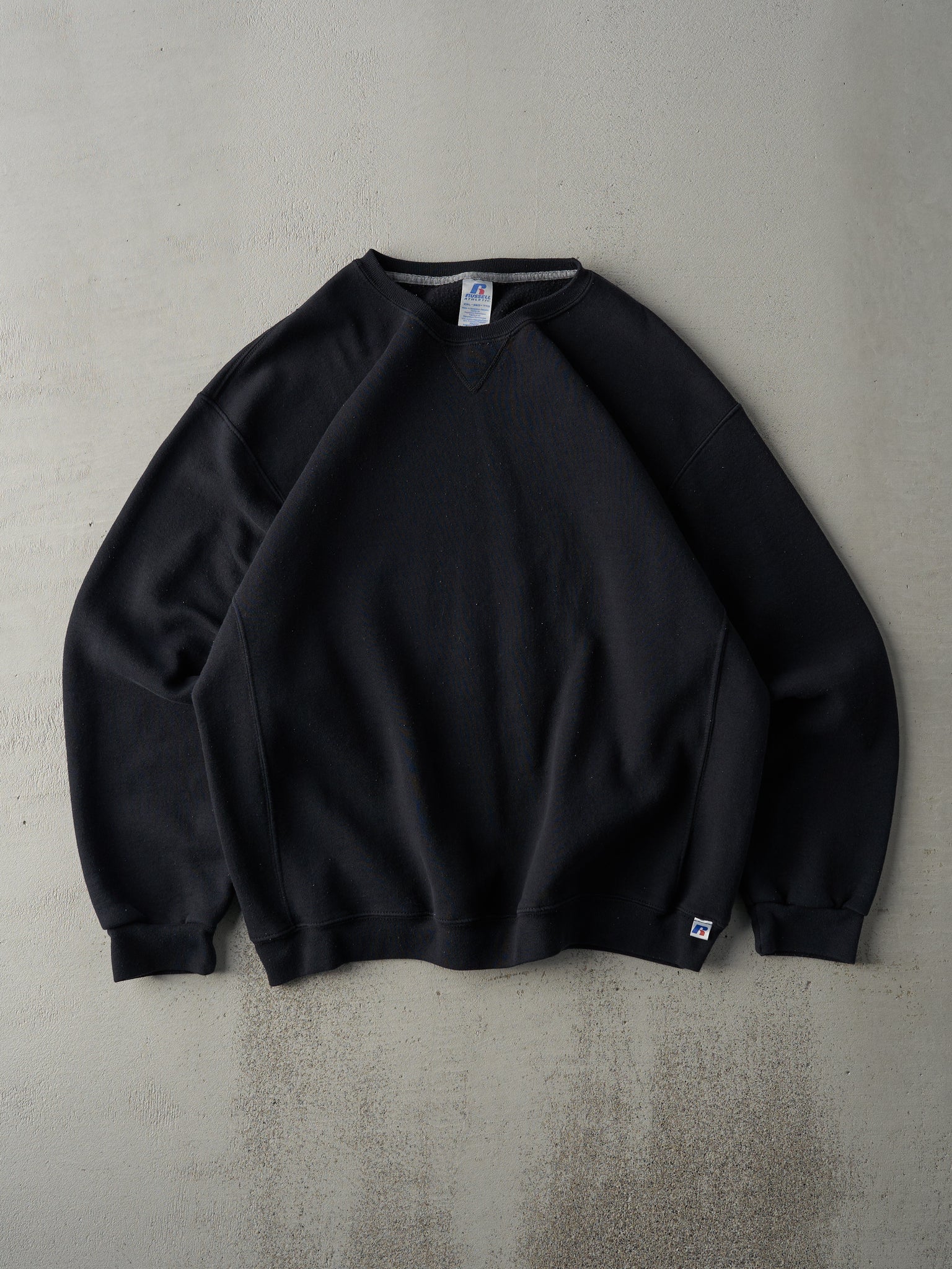 Vintage Y2k Black Blank Russell Athletics Crewneck (L)