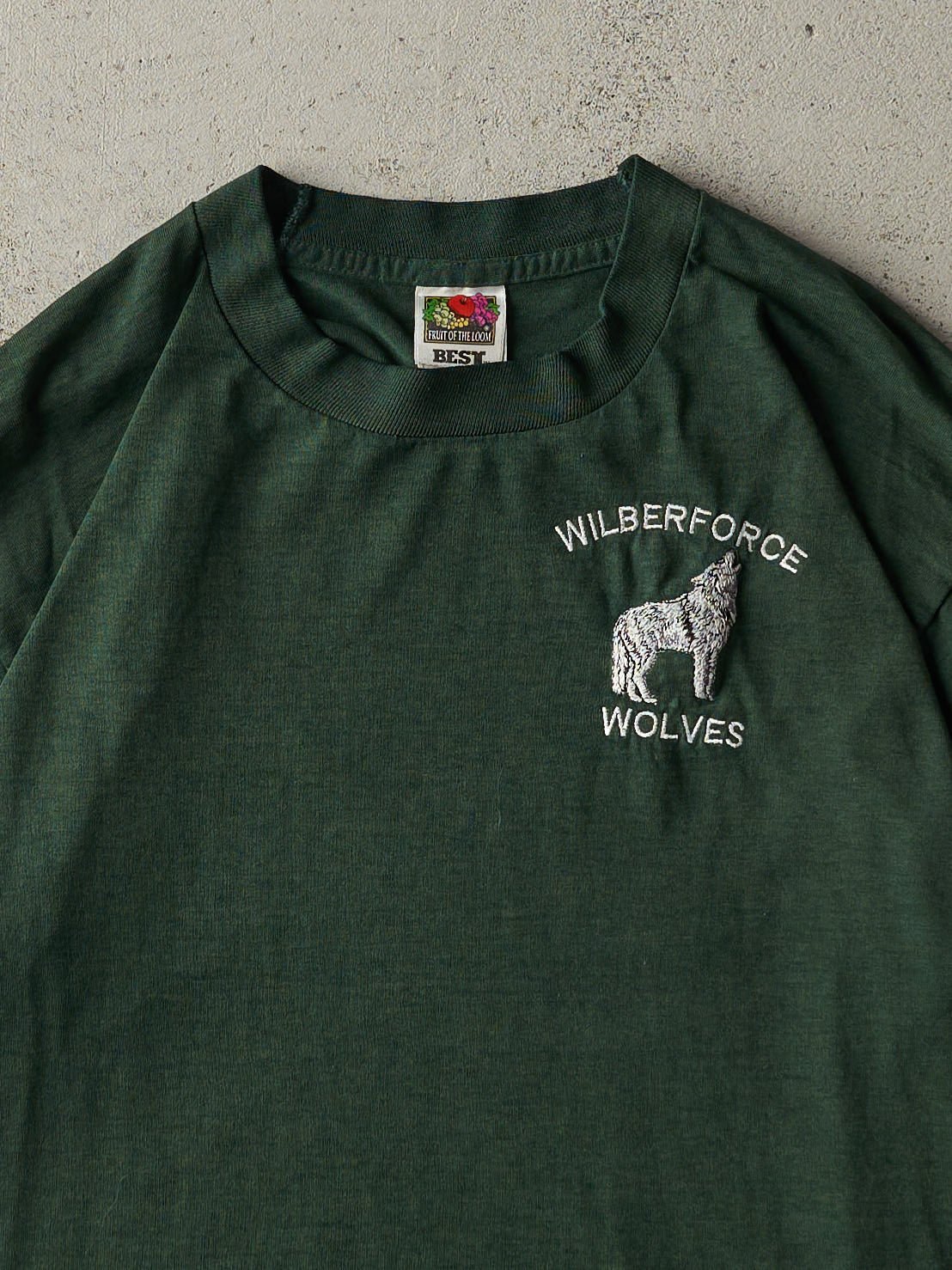 Vintage 90s Green Embroidered Wilberforce Wolves Single Stitch Tee (M)