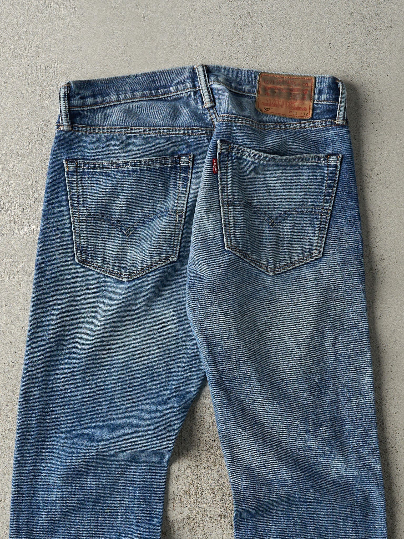 Vintage Y2K Mid Wash Levi's 527 Jeans (31x32)