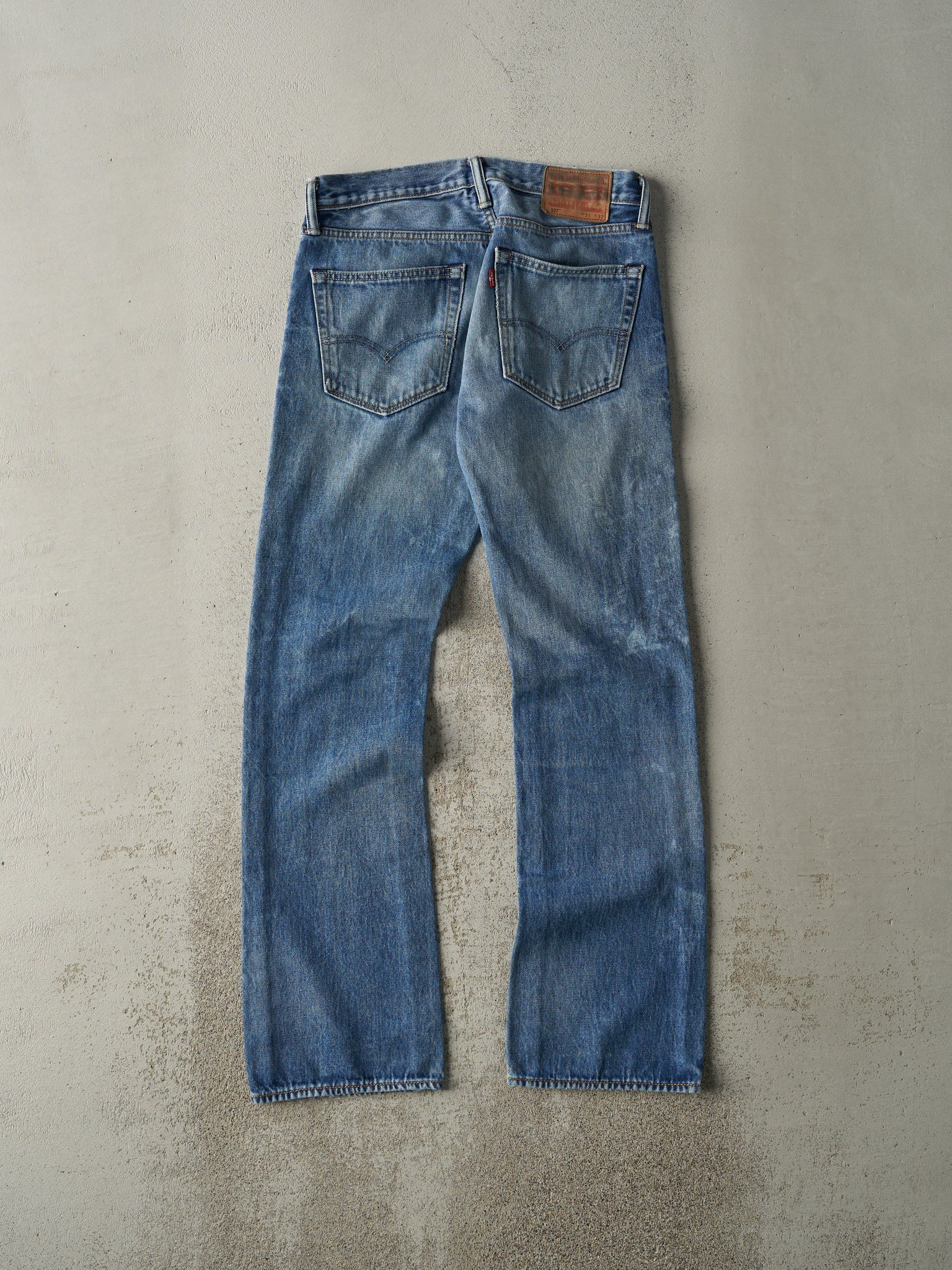 Vintage Y2K Mid Wash Levi's 527 Jeans (31x32)