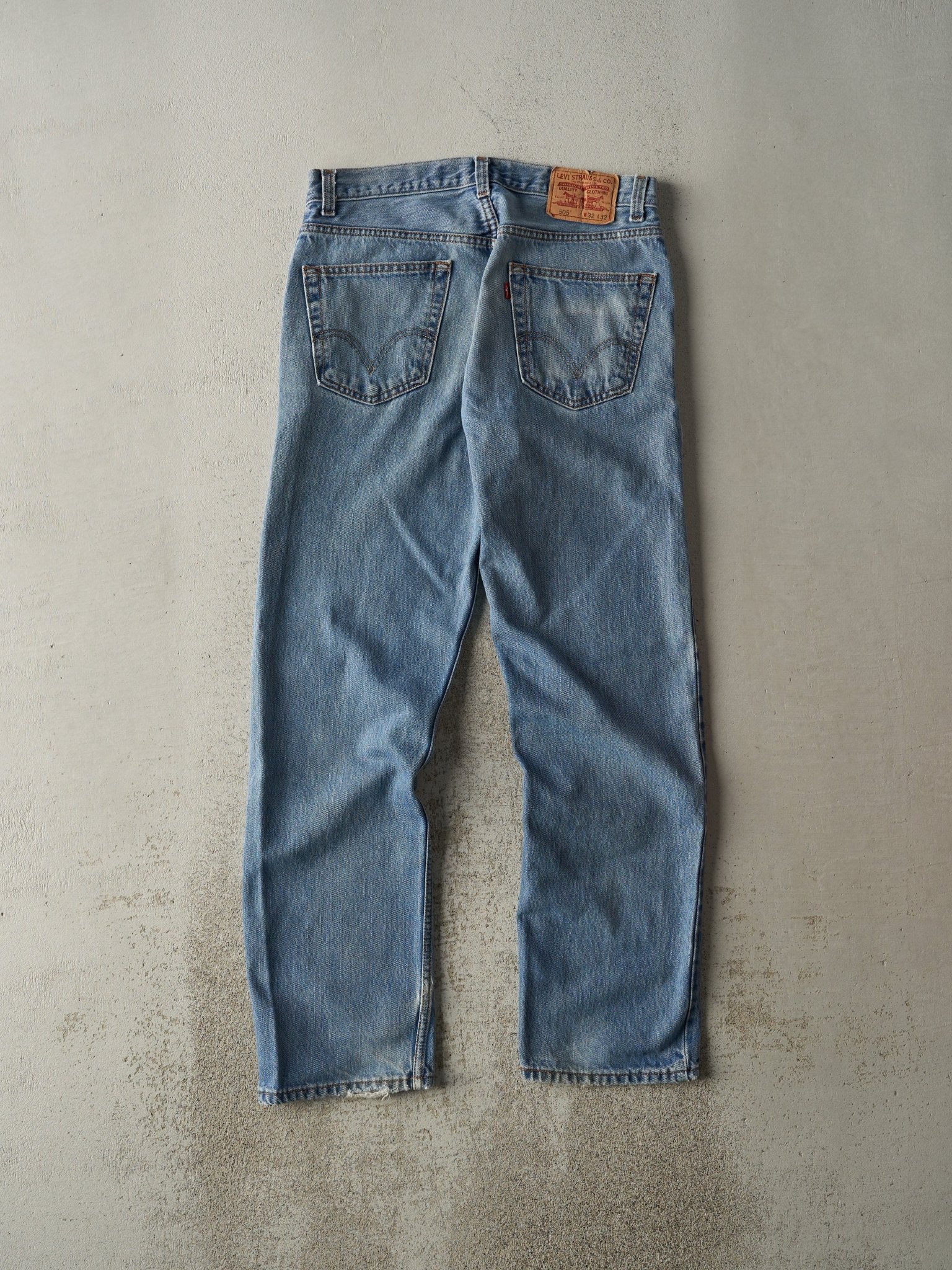 Vintage Y2K Mid Wash Levi's 505 Jeans (32x31)