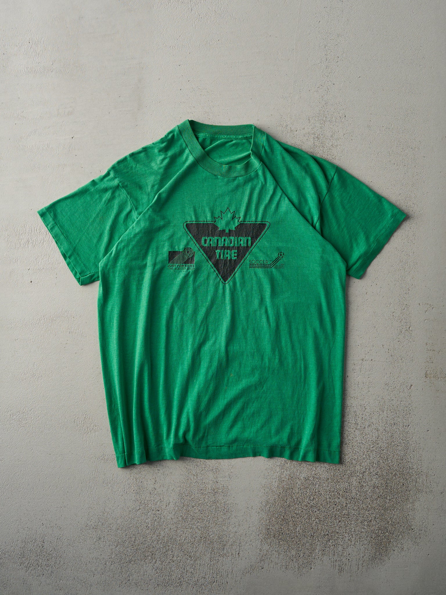 Vintage 80s Bright Green Canadian Tire Single Stitch Tee (M)