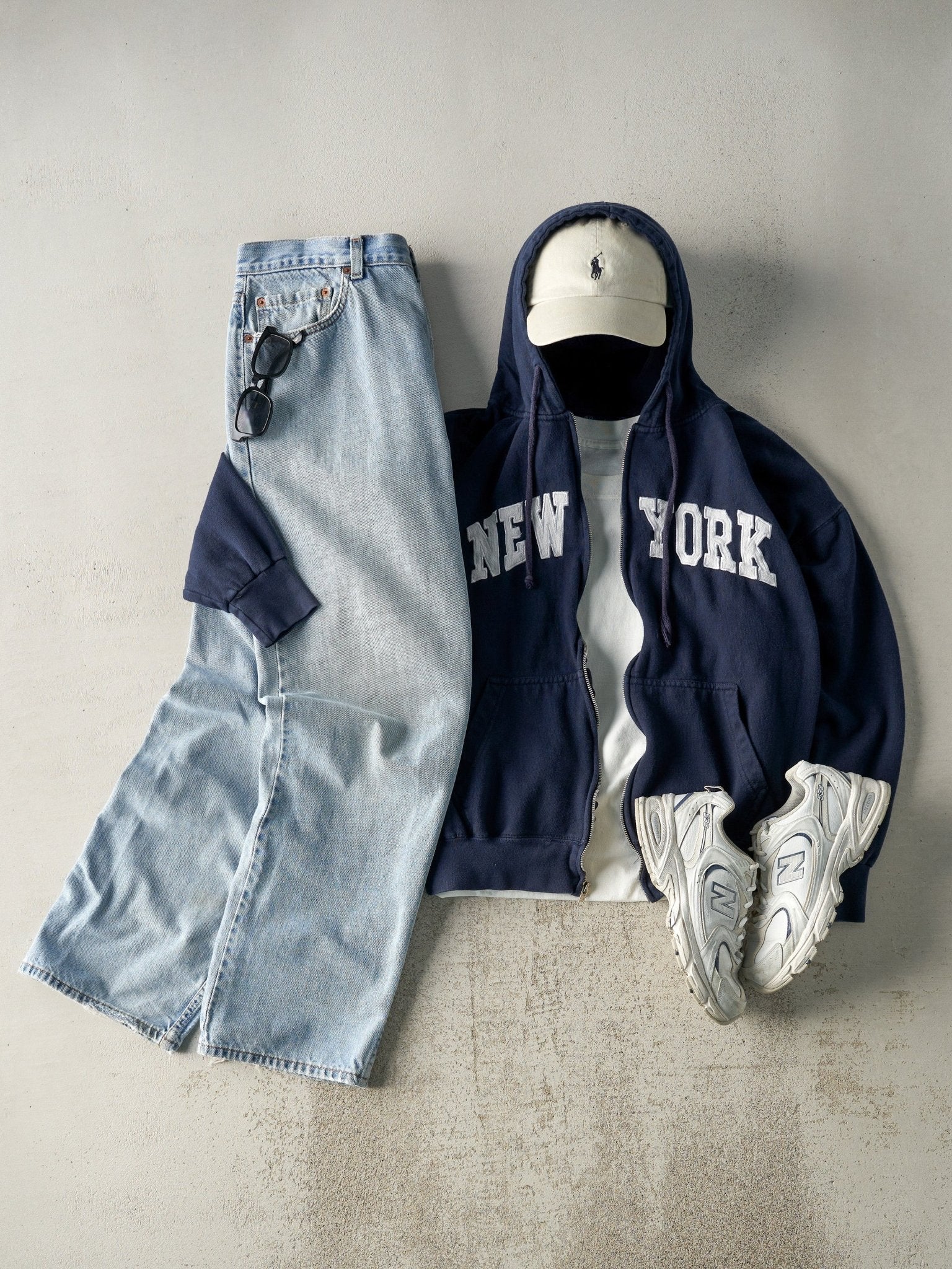 Vintage 90s Light Wash Levi's 505 Jeans (35.5x31)