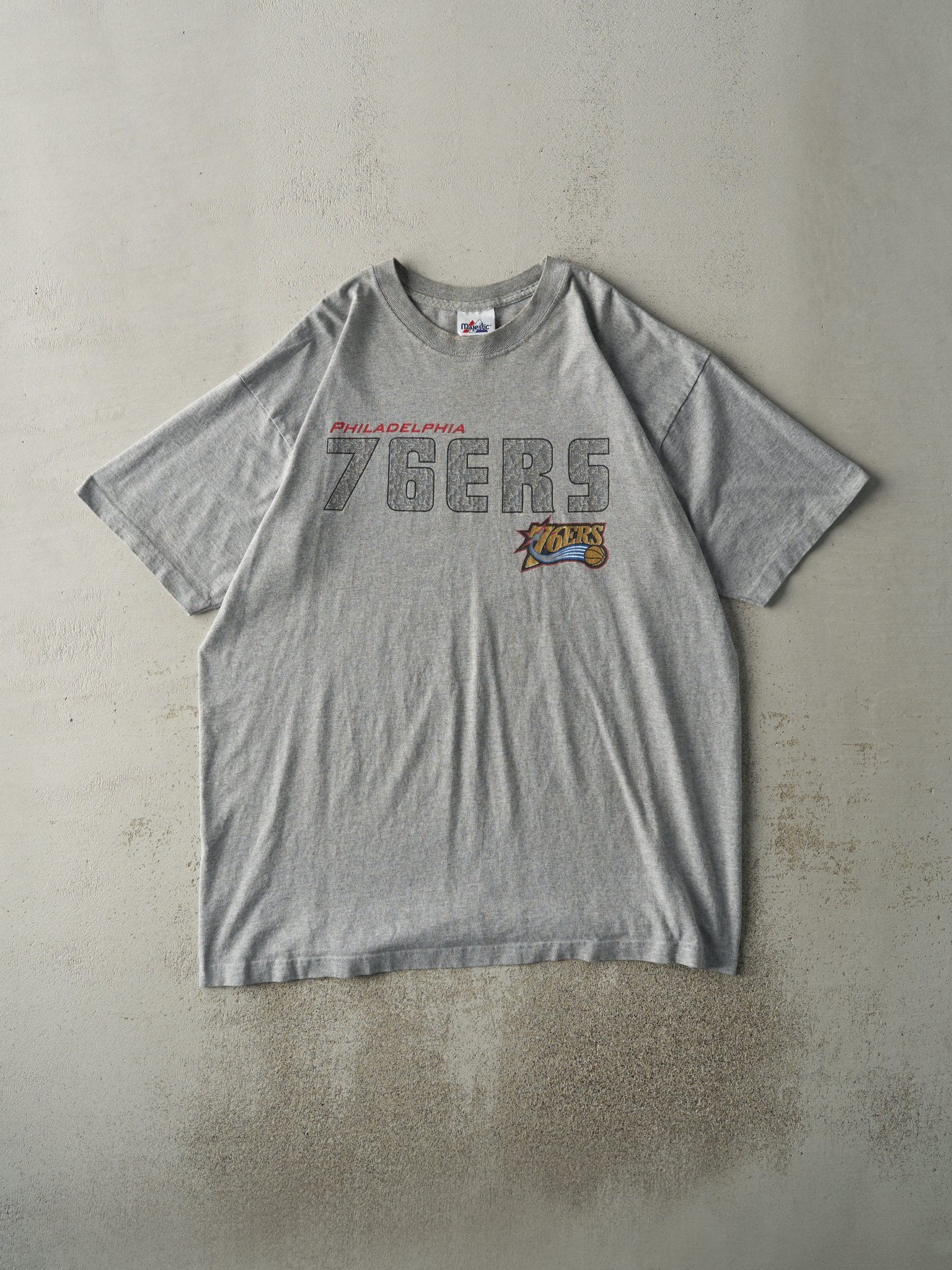 Vintage Y2K Grey Philadelphia 76ers Tee (XL/XXL)