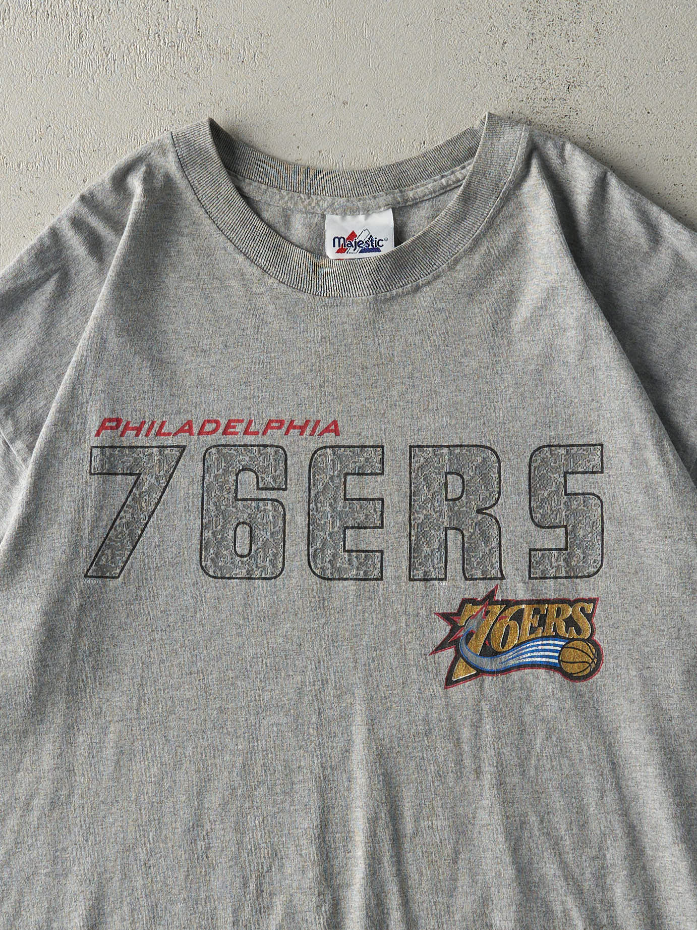 Vintage Y2K Grey Philadelphia 76ers Tee (XL/XXL)