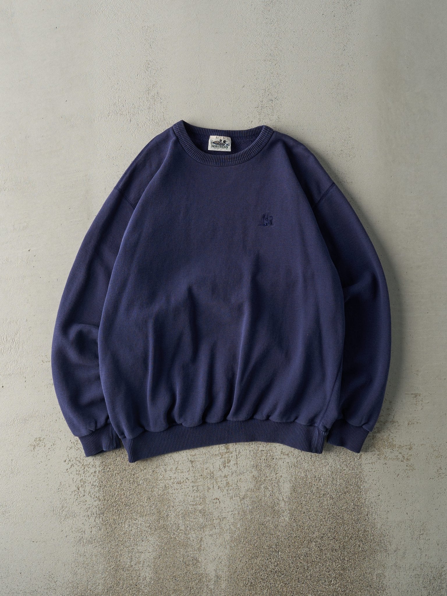 Vintage 90s Navy Blue Embroidered Northern Reflections Crewneck (L)