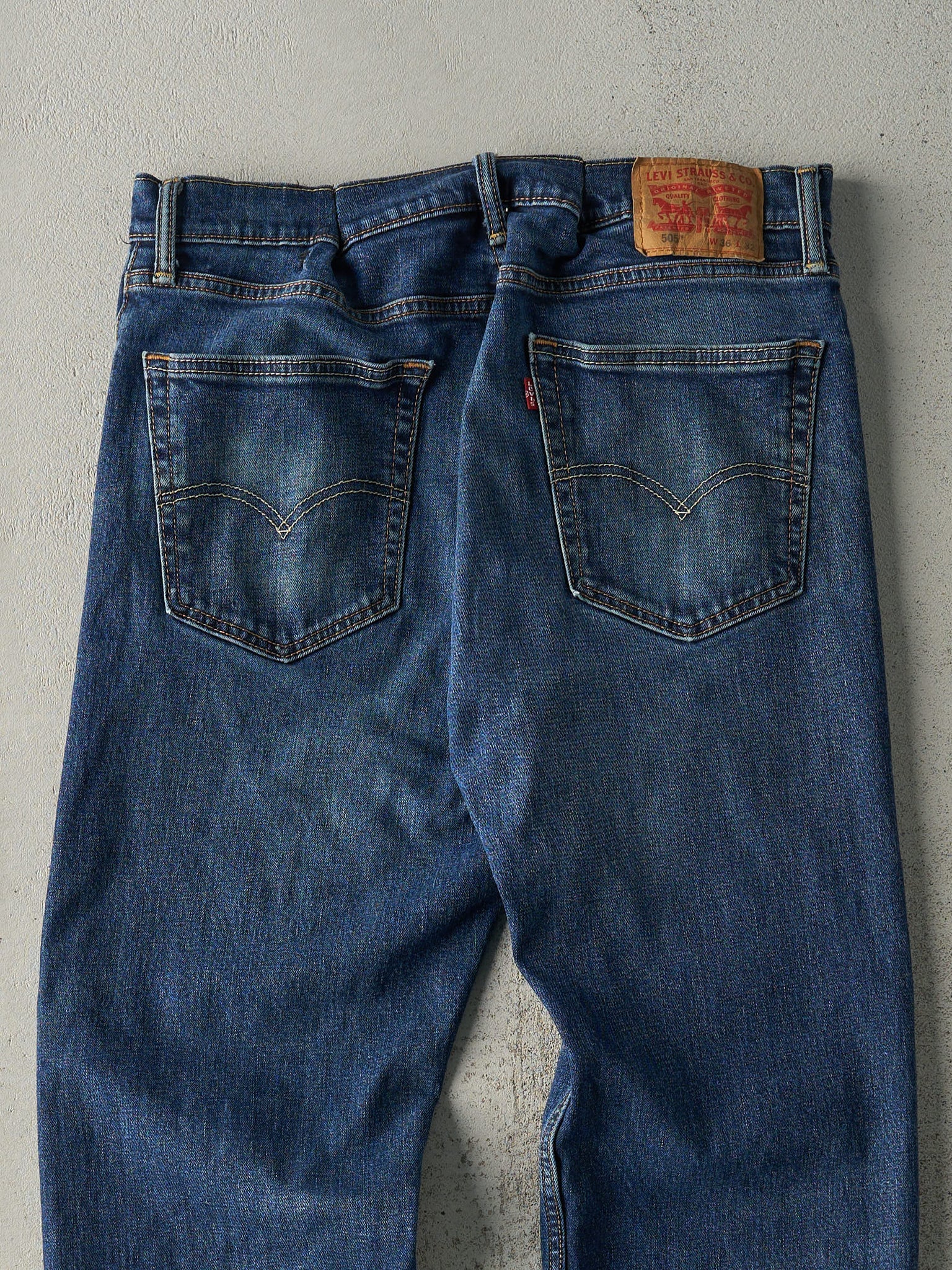 Vintage Y2K Dark Wash Levi's 505 Jeans (33x30.5)