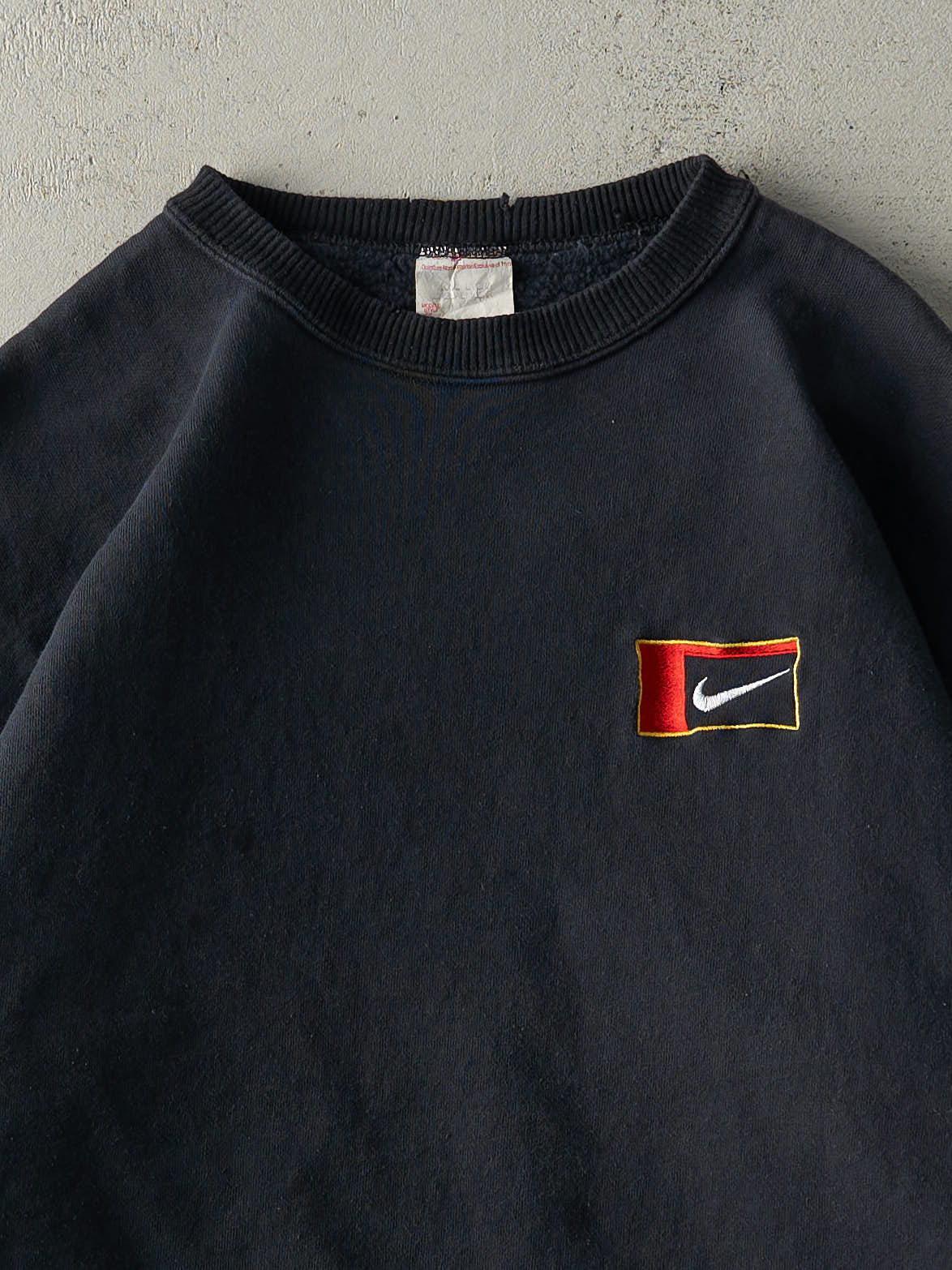 Vintage 90s Black Embroidered Nike Bootleg Crewneck (M/L)