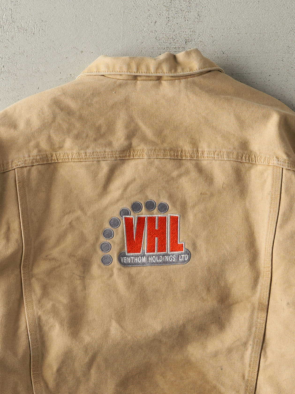 Vintage Y2K Beige Carhartt Embroidered Fleece Lined Trucker Jacket (L)