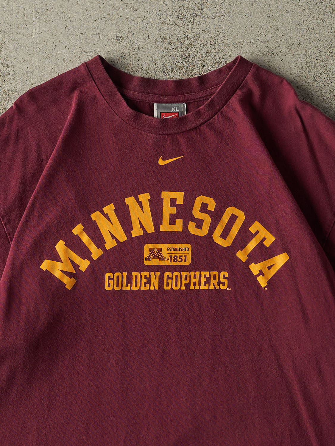 Vintage Y2K Burgundy University of Minnesota Nike Tee (L/XL)