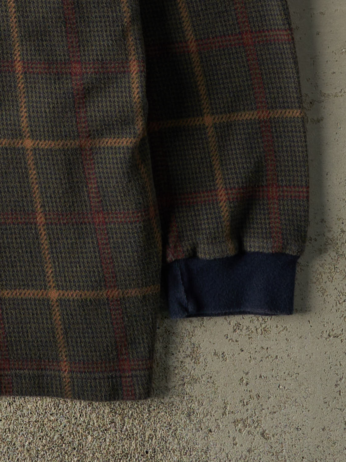 Vintage 90s Green Izod Tartan Quarter Button Long Sleeve (L/XL)