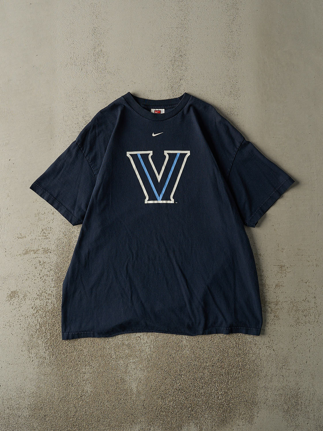 Vintage Y2K Navy Blue Villanova University Nike Tee (XXL)