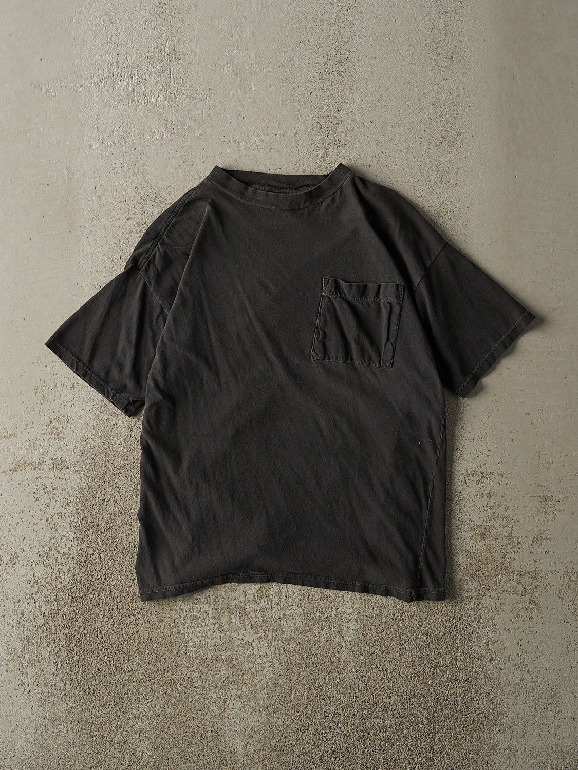 Vintage 90s Faded Black Blank Pocket Tee (M)