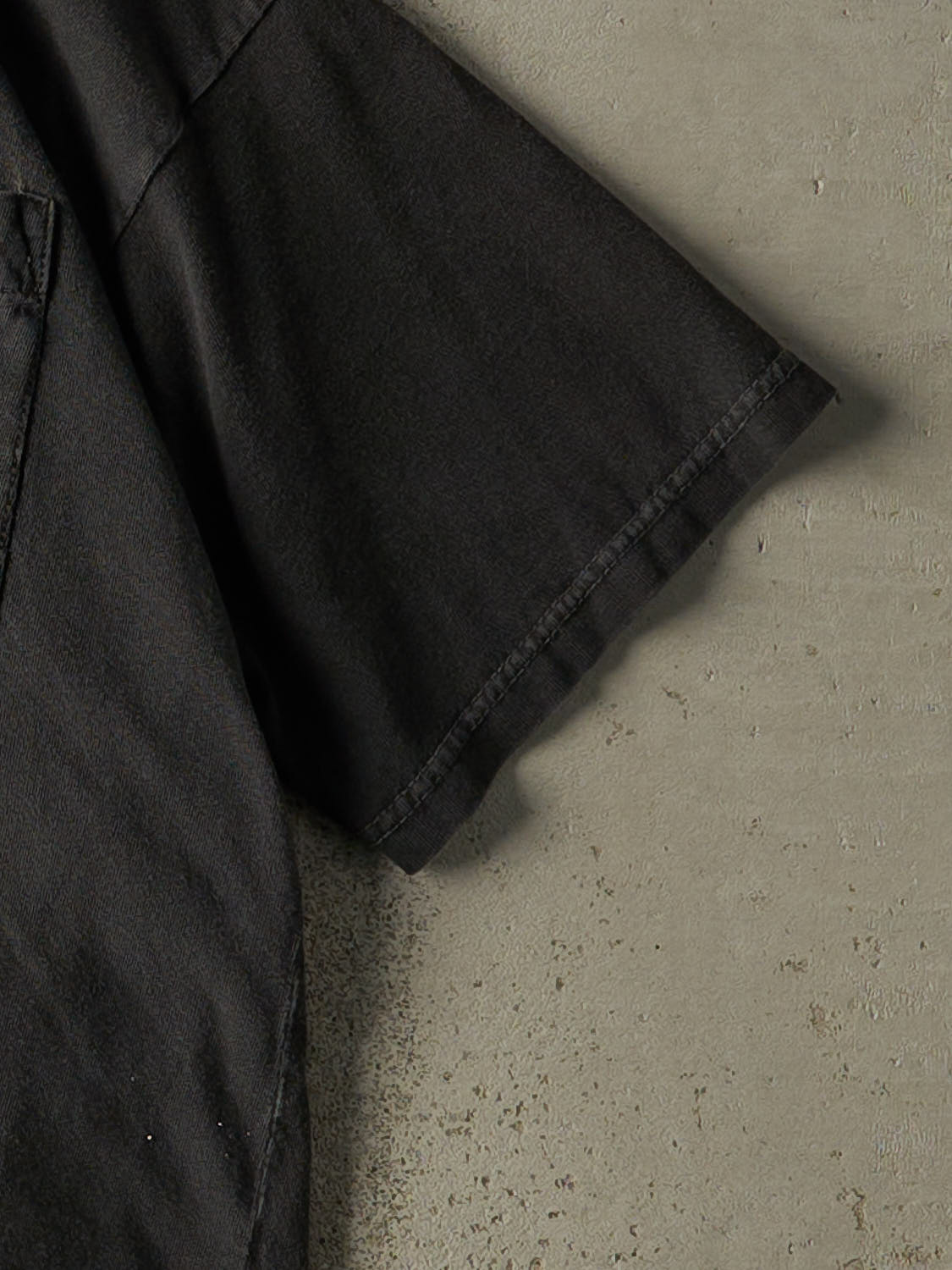 Vintage 90s Faded Black Blank Pocket Tee (M)