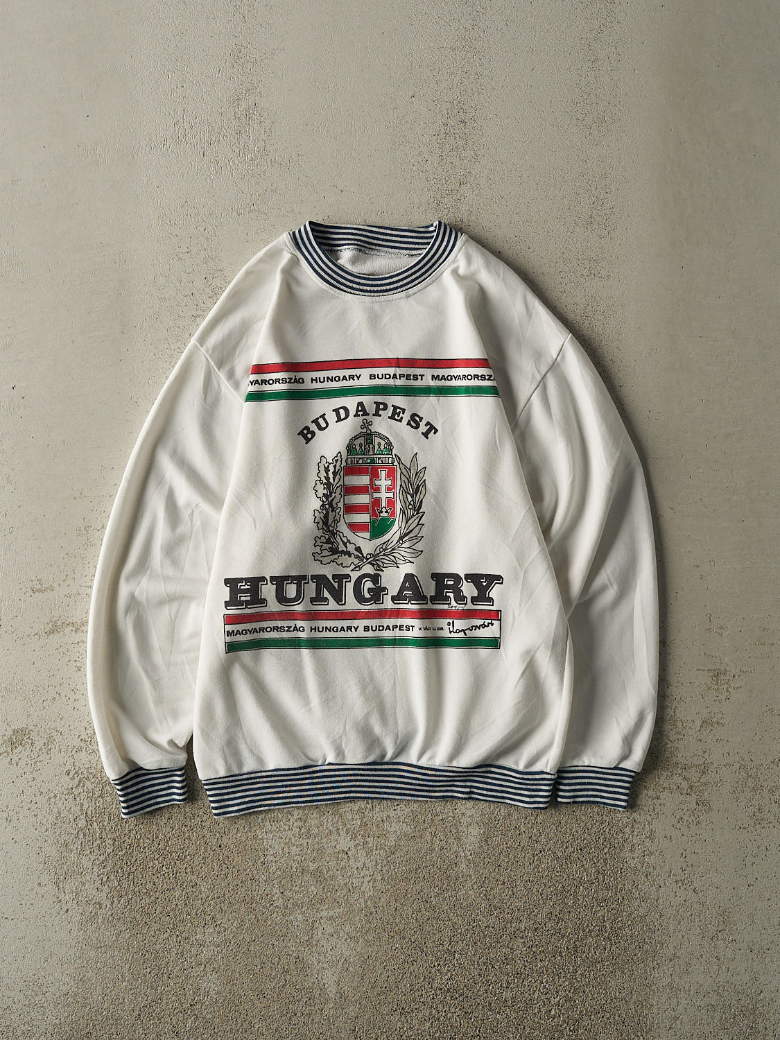 Vintage 90s White Budapest Hungary Crewneck (M/L)