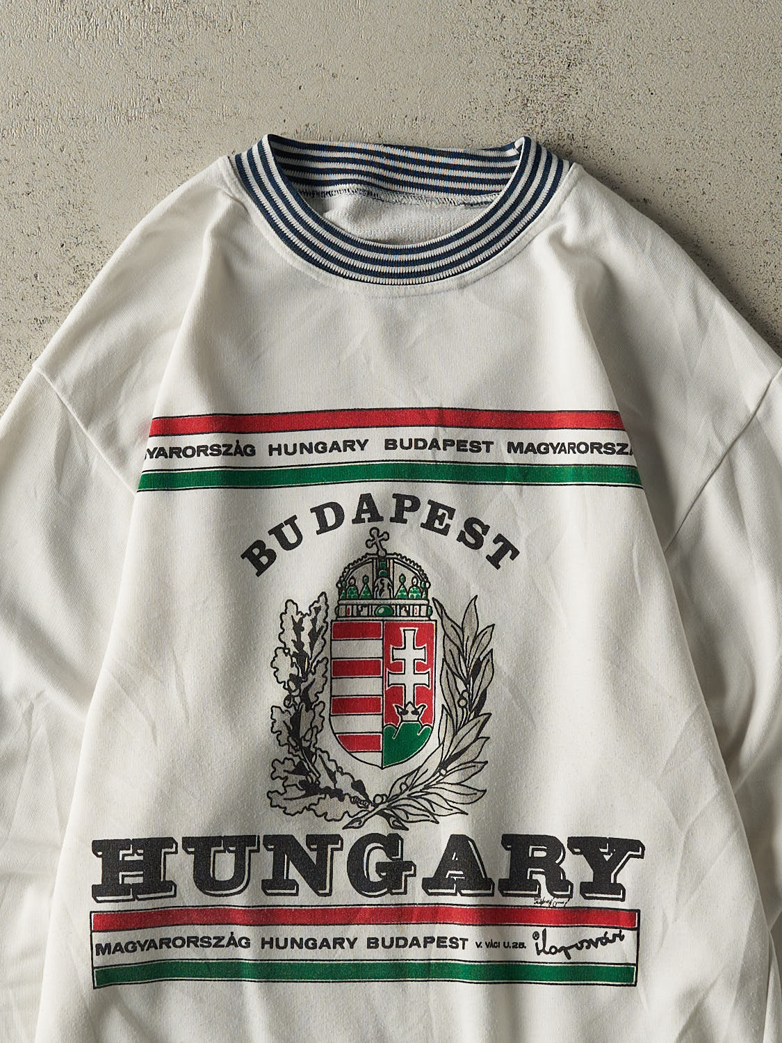 Vintage 90s White Budapest Hungary Crewneck (M/L)