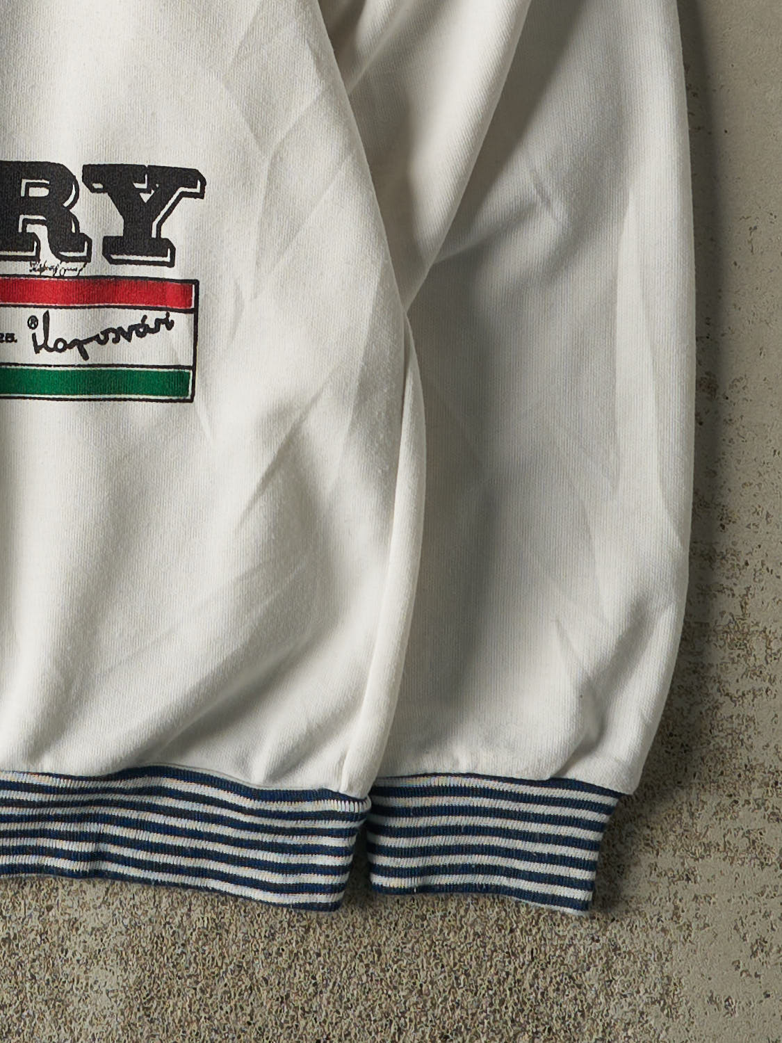 Vintage 90s White Budapest Hungary Crewneck (M/L)