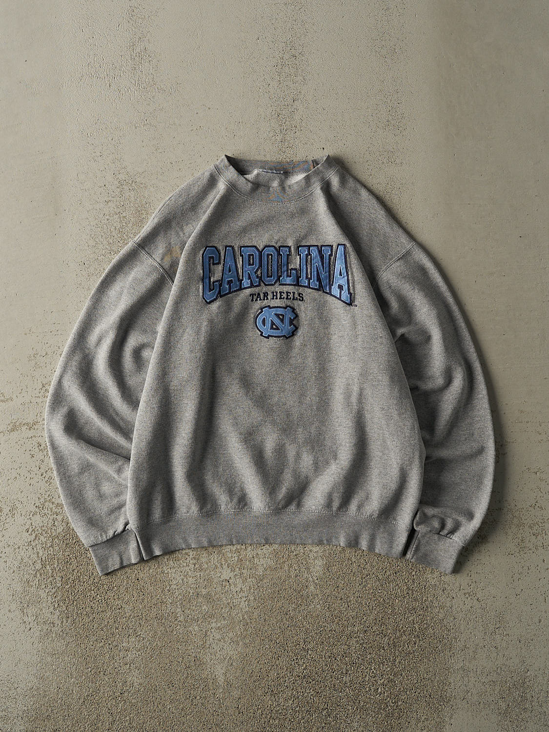 Vintage 90s Grey University of North Carolina Tar Heels Embroidered Crewneck (M/L)