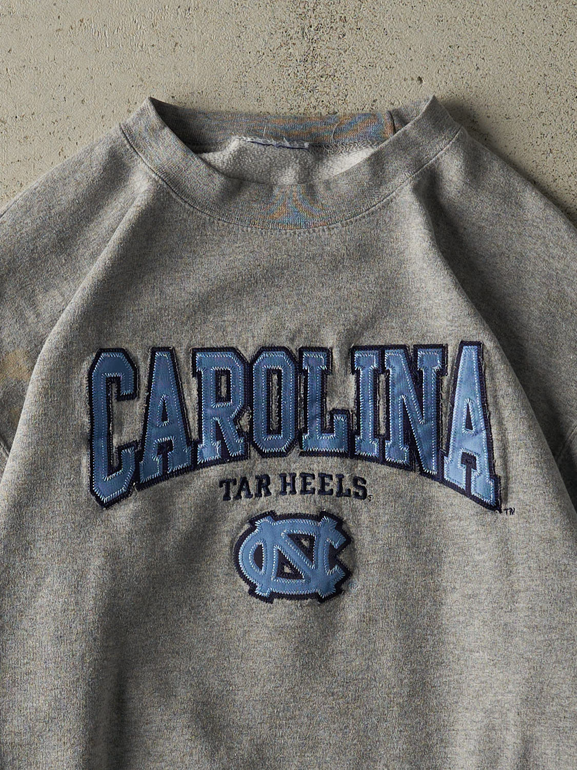 Vintage 90s Grey University of North Carolina Tar Heels Embroidered Crewneck (M/L)