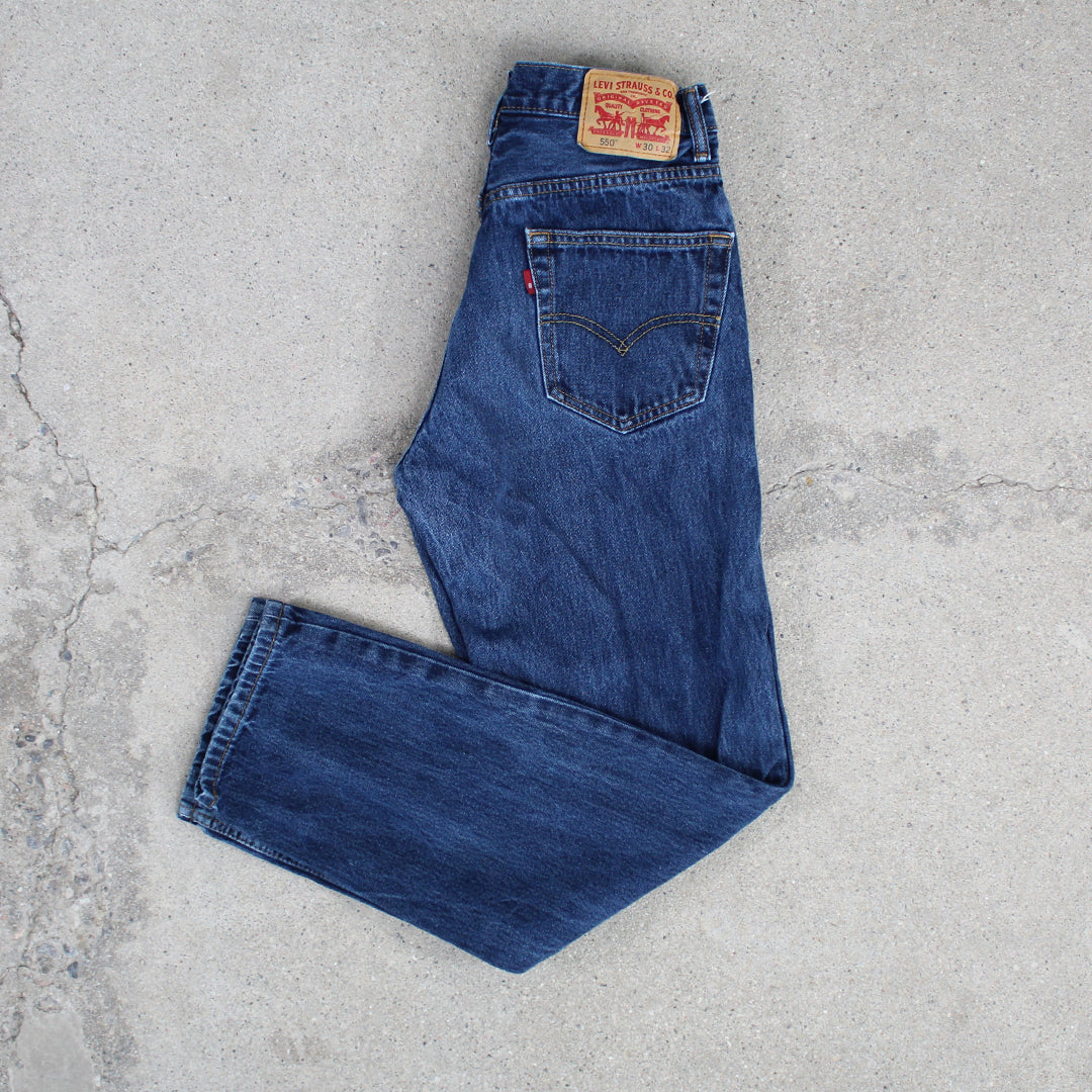 Vintage Dark Blue 550 Levi Jeans (30 x 32) | Rebalance Vintage.