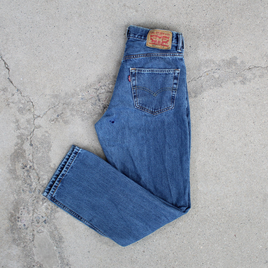 Vintage Dark Blue 550 Levi Jeans (31 x 32) | Rebalance Vintage.