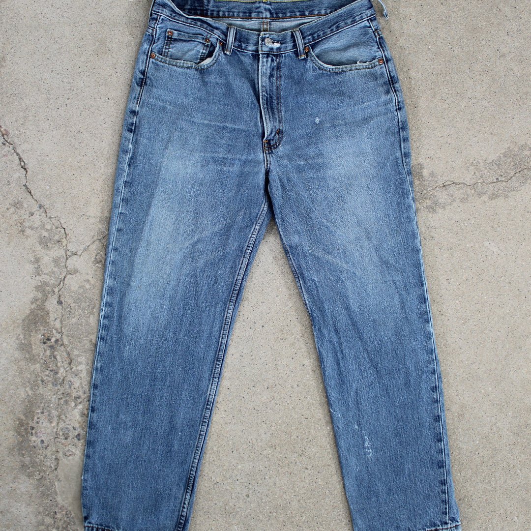 Vintage Blue 550 Levi Jeans (34 x 32) | Rebalance Vintage.