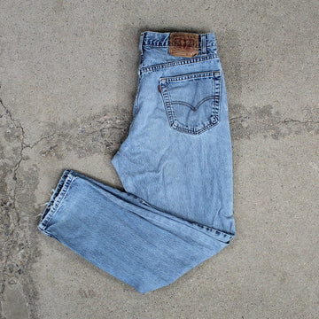 Vintage Light Blue 550 Levi Jeans (34 x 32) | Rebalance Vintage.
