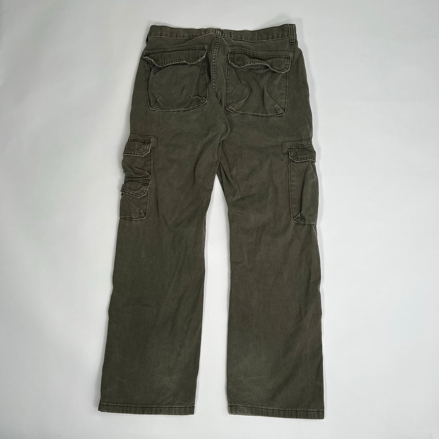 Vintage Military Wrangler Green Cargo Pants (32 x 30) | Rebalance Vintage.