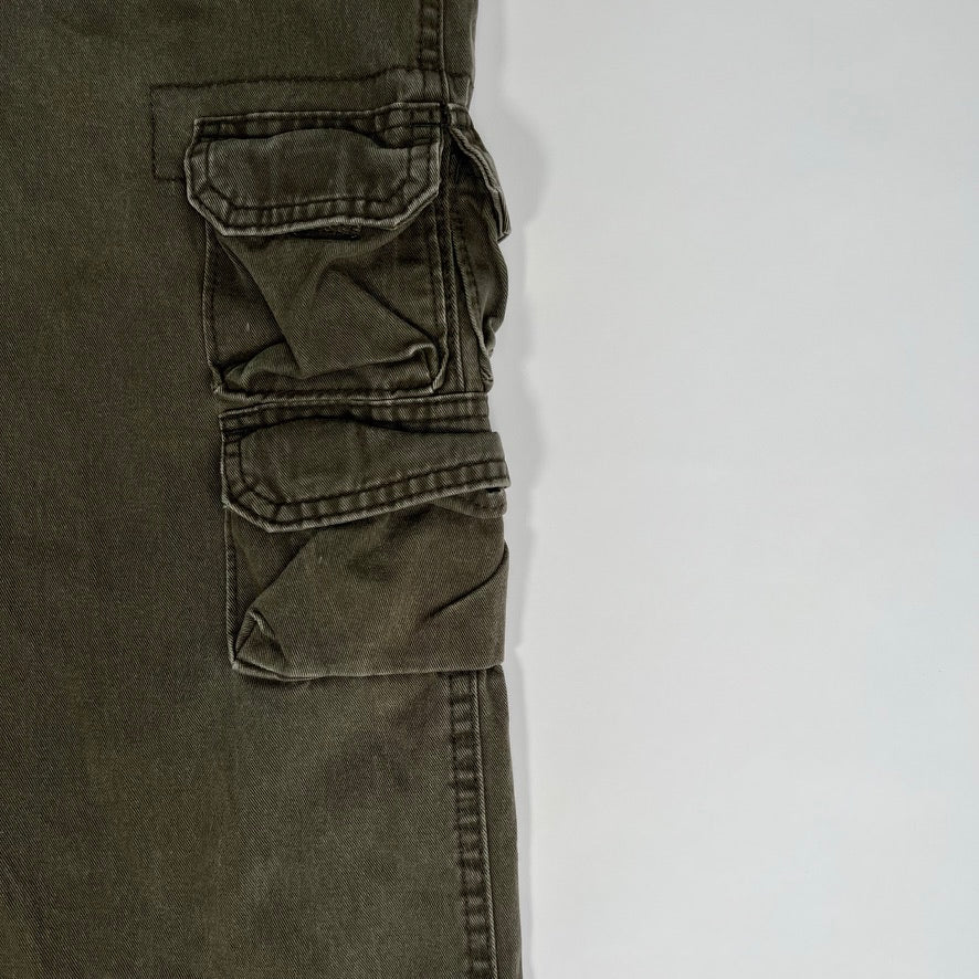 Vintage Military Wrangler Green Cargo Pants (32 x 30) | Rebalance Vintage.