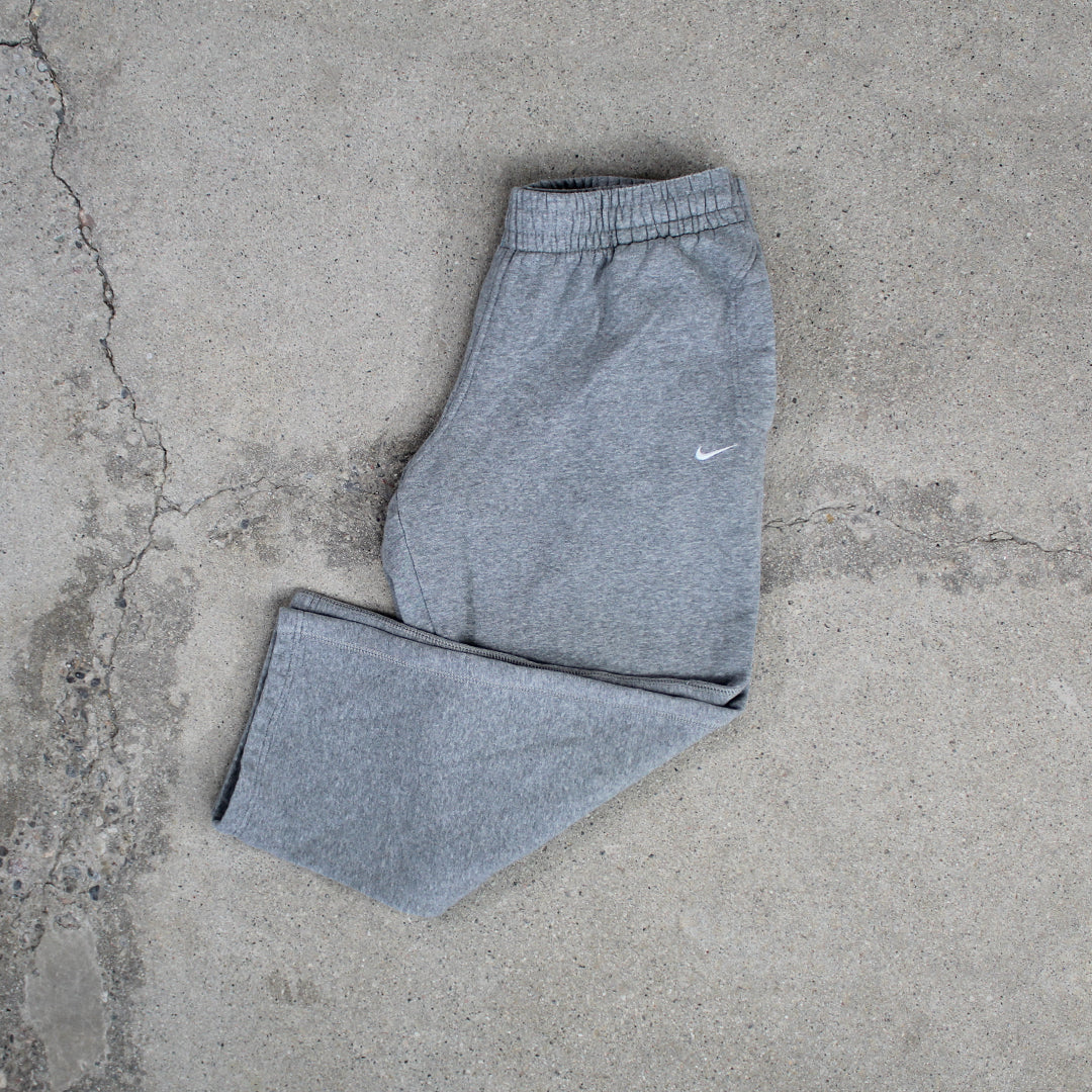 Vintage Light Grey Nike Sweats | Rebalance Vintage.