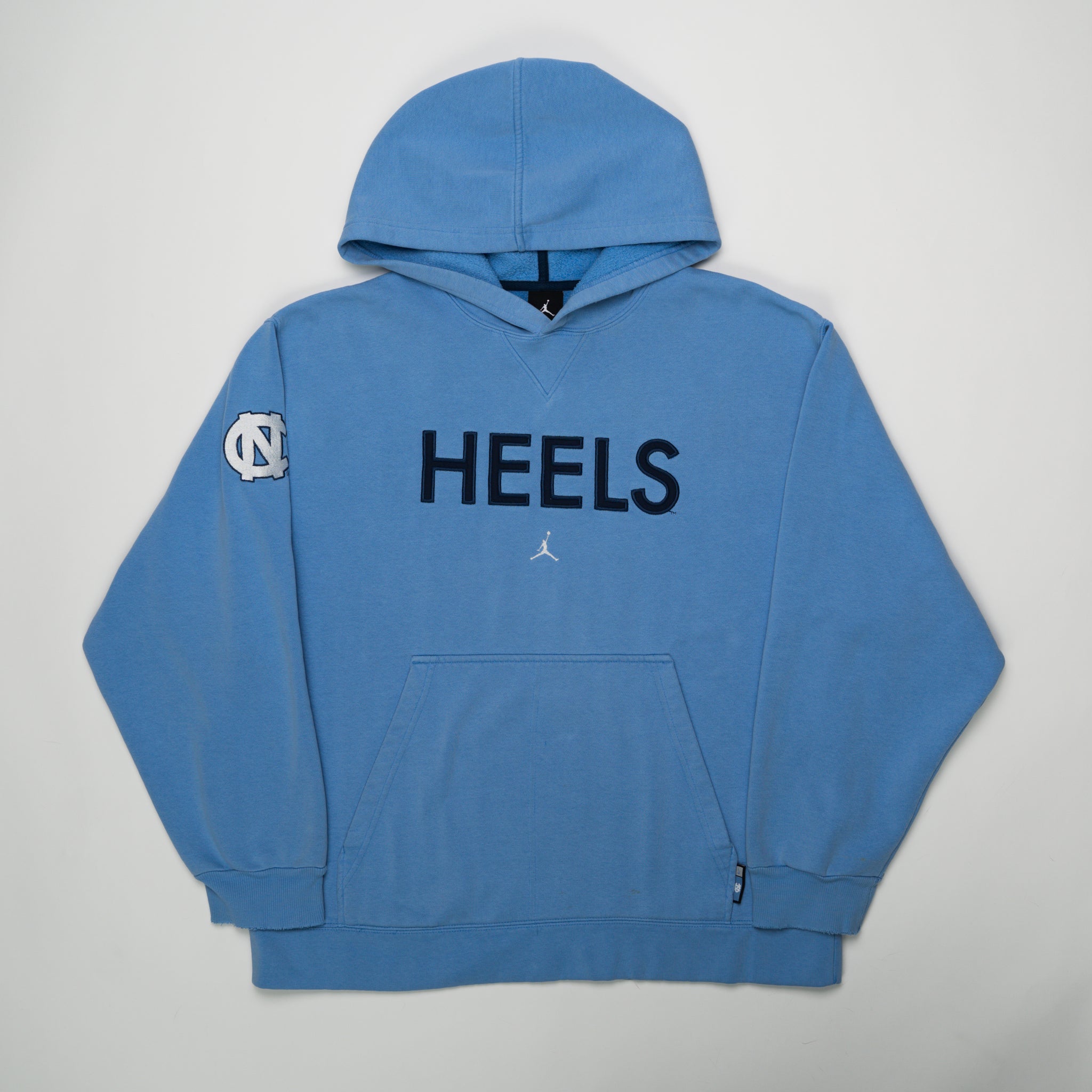 Vintage North Carolina Heels x Jordan Hoodie (L) | Rebalance Vintage.