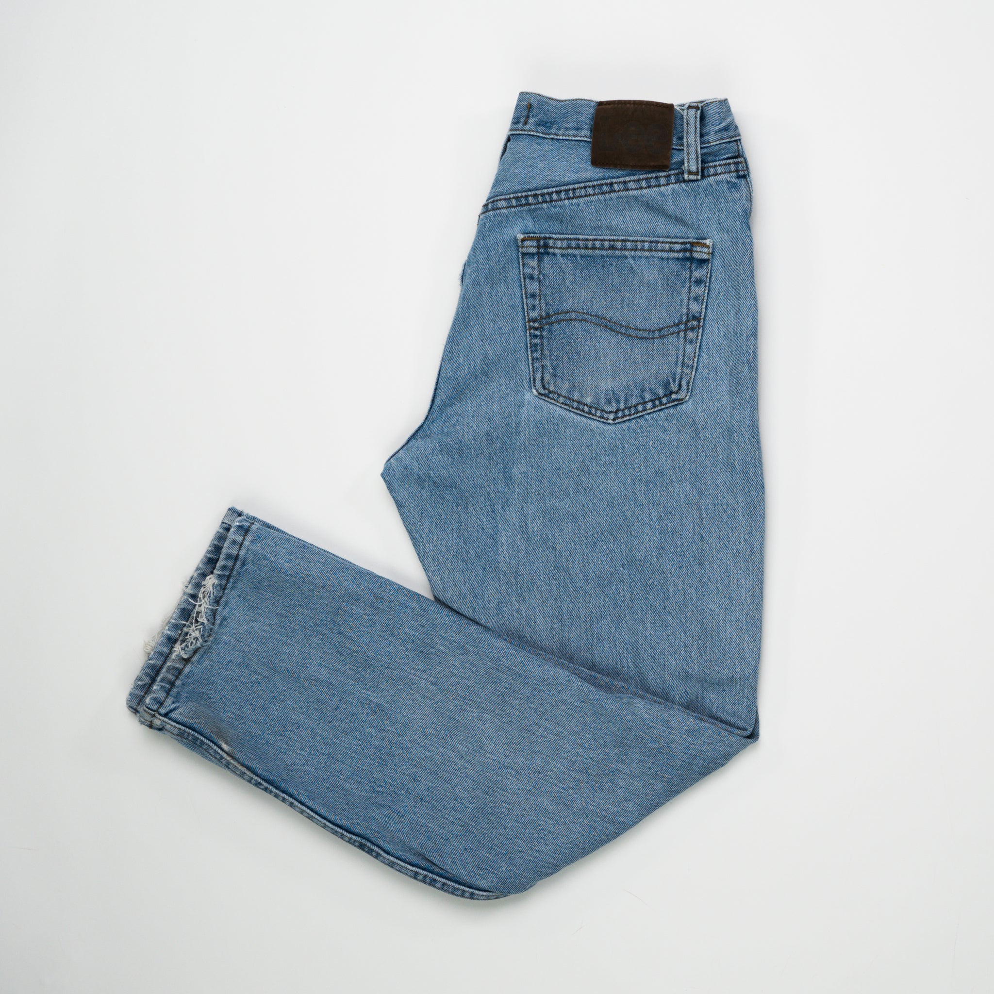 Vintage Light Blue Lee Ripped Jeans (32 x 30) | Rebalance Vintage.