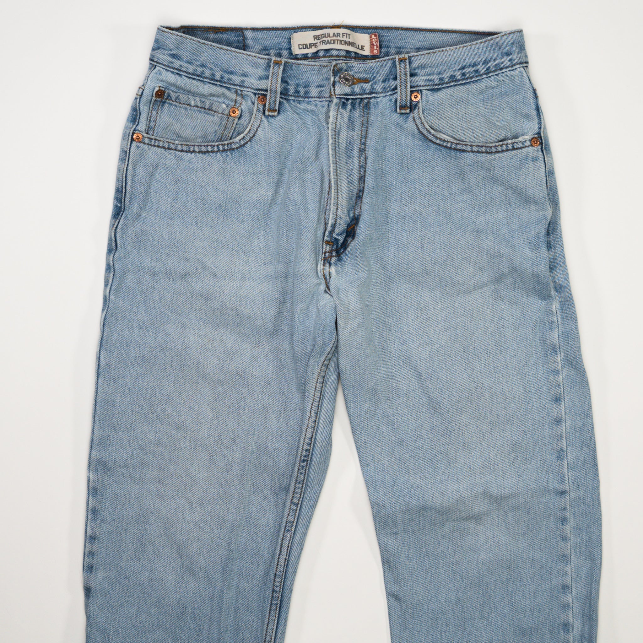 Vintage Light Blue Regular Fit Levi Jeans (32 x 28)