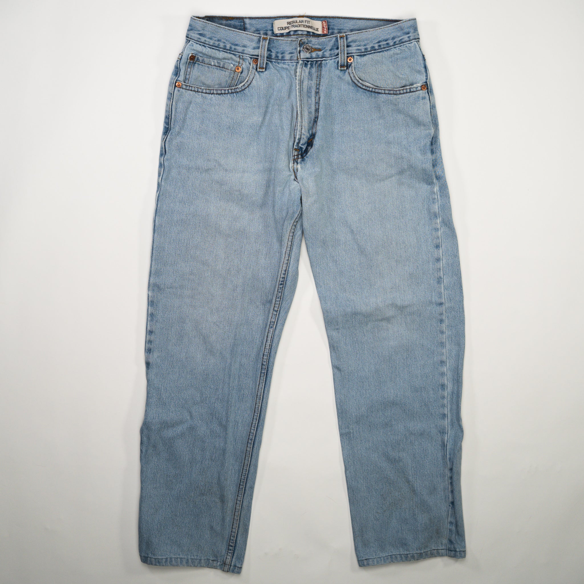 Vintage Light Blue Regular Fit Levi Jeans (32 x 28)