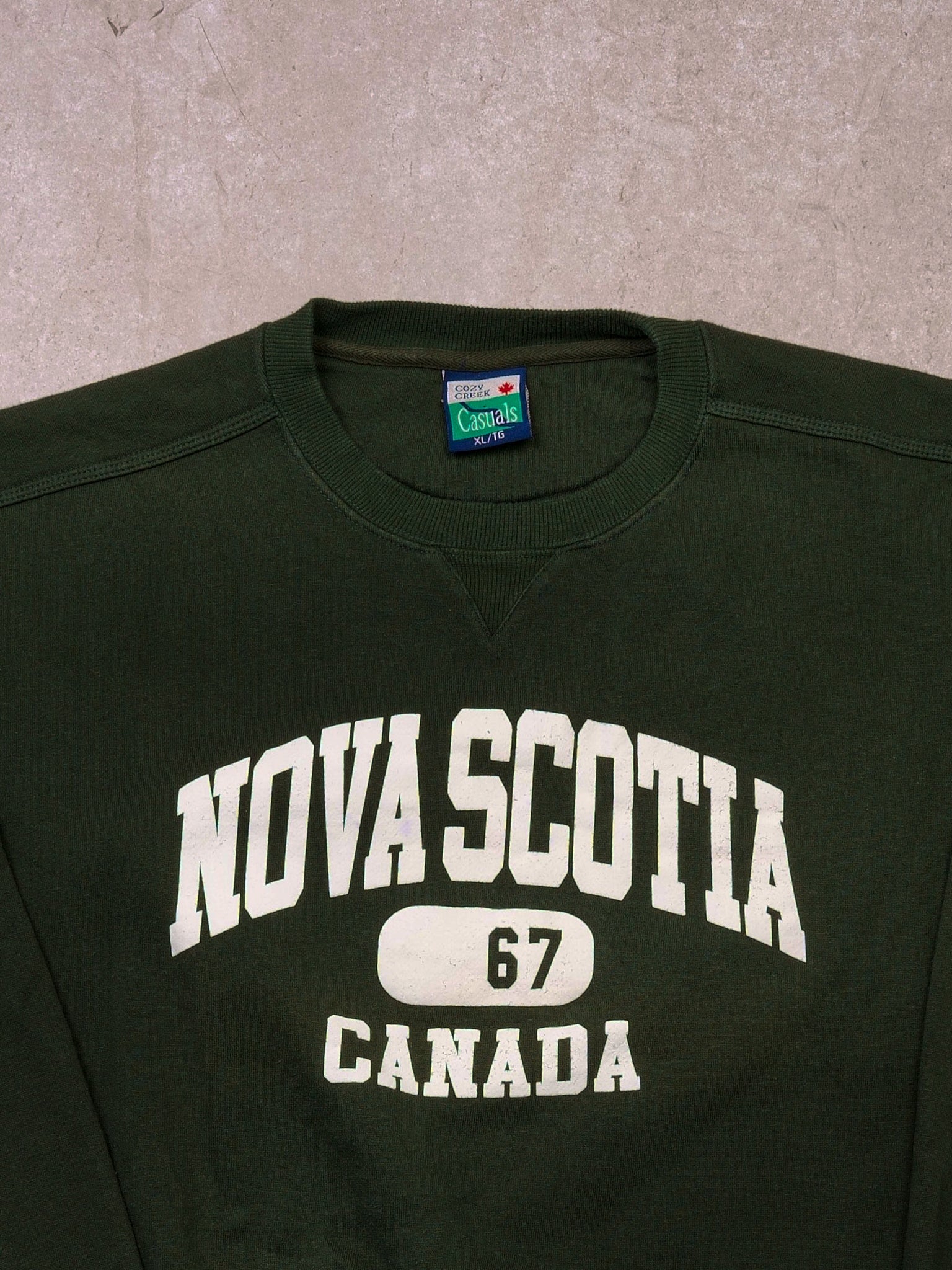 Vintage 90s Oak Green Cozy Creek Nova Scotia Crewneck (L)