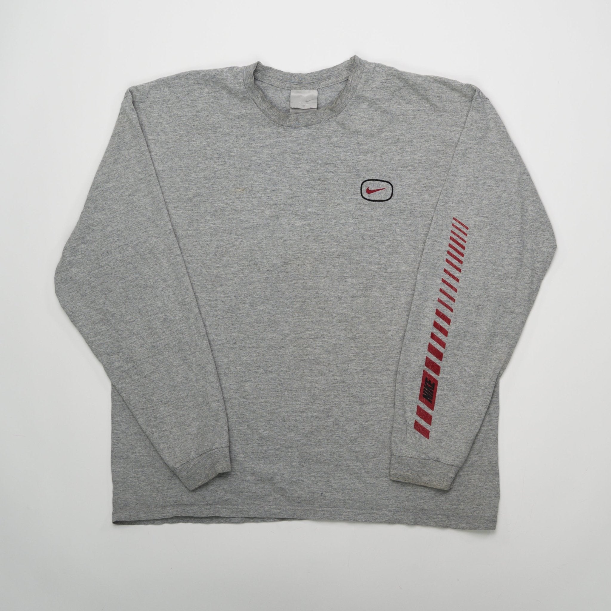 Vintage Grey Y2K Nike Long Sleeve (L) | Rebalance Vintage.