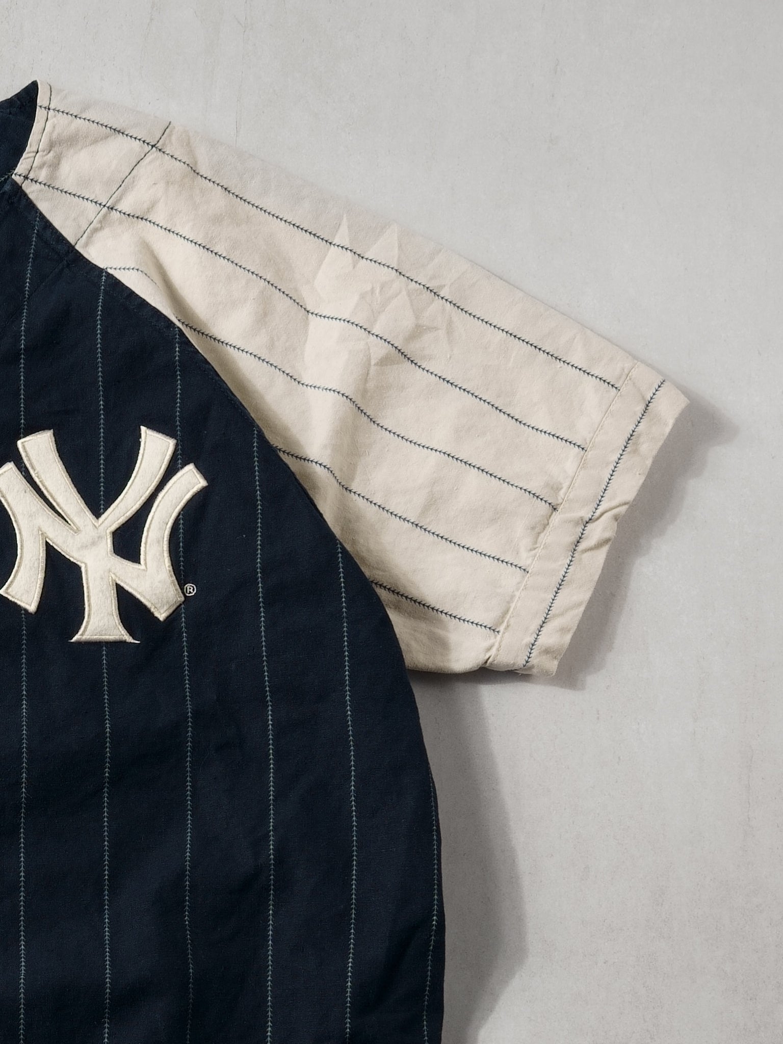 Vintage 90s Navy Blue and White Striped New York Yankees Baseball Jersey (L)