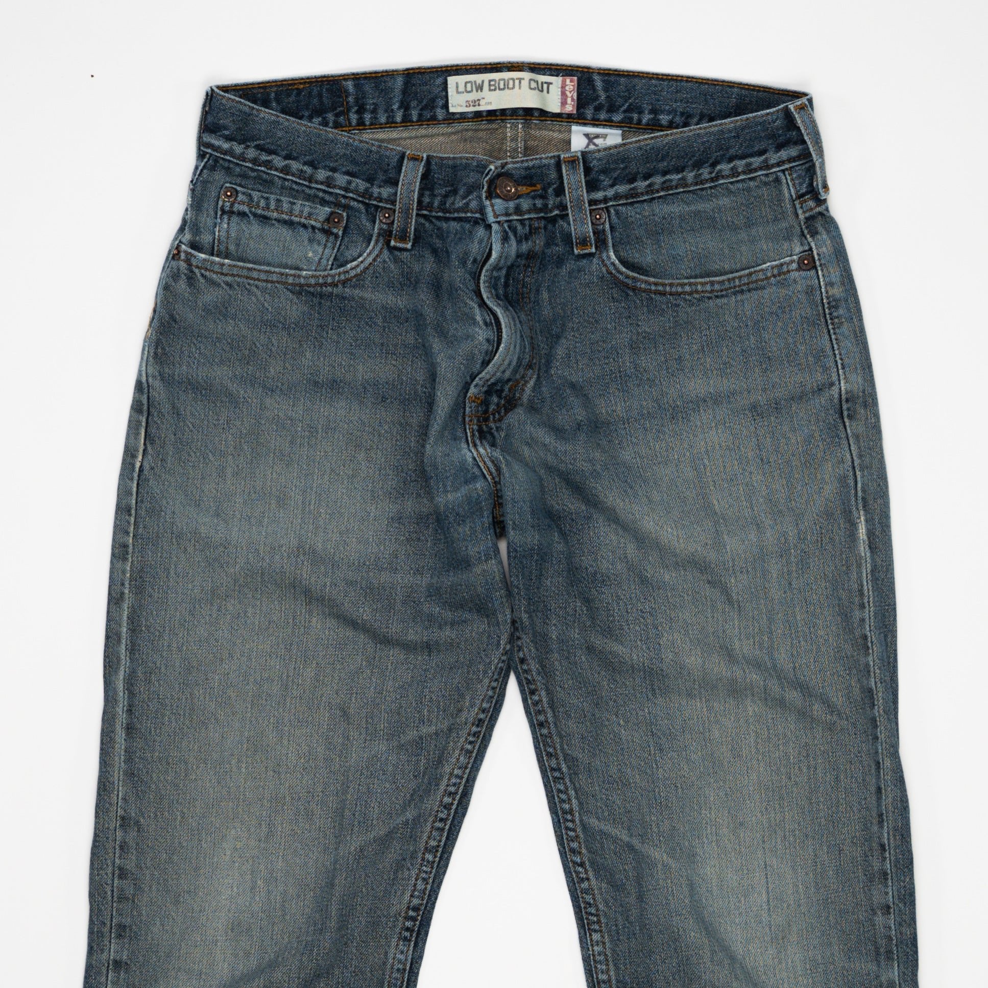 Vintage Blue Low Boot Cut Levi's (32 x 32) | Rebalance Vintage.
