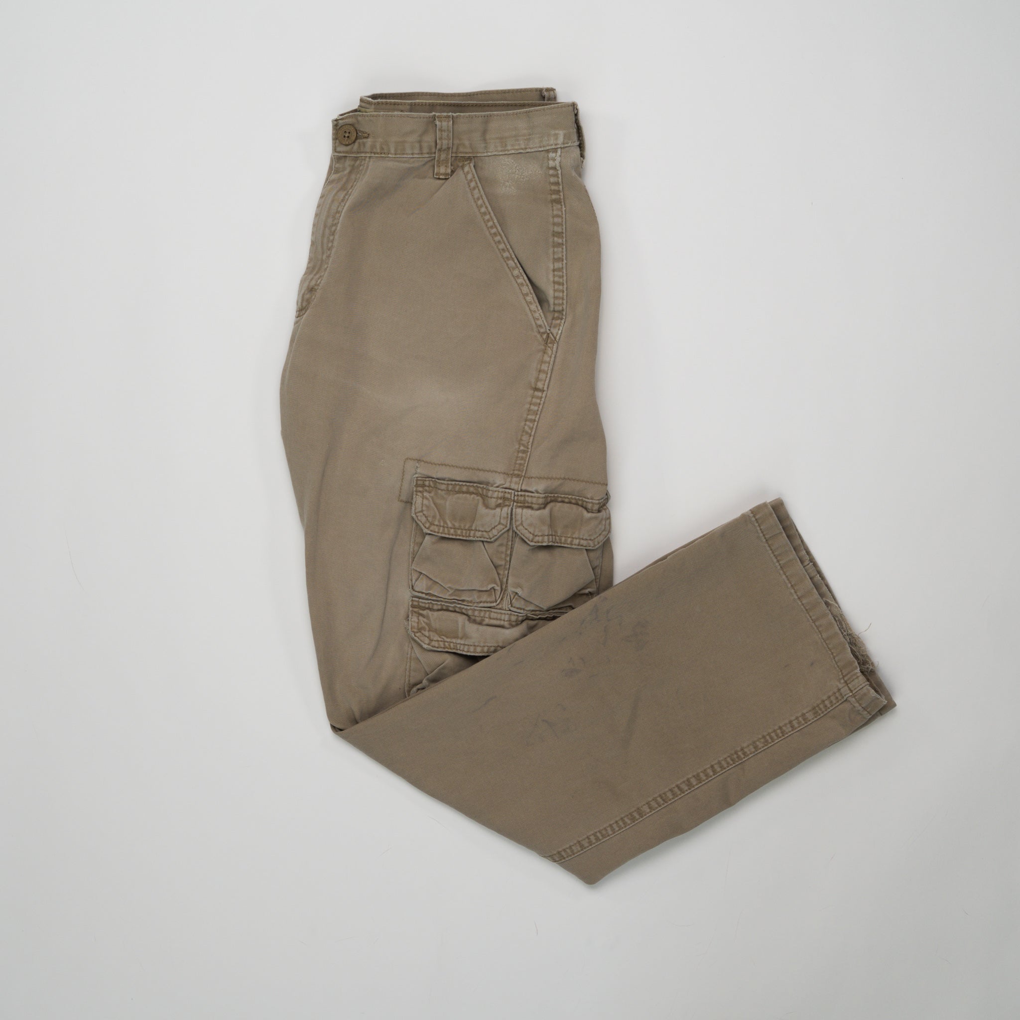 Vintage Wrangler Beige Cargo Pants (32) | Rebalance Vintage.